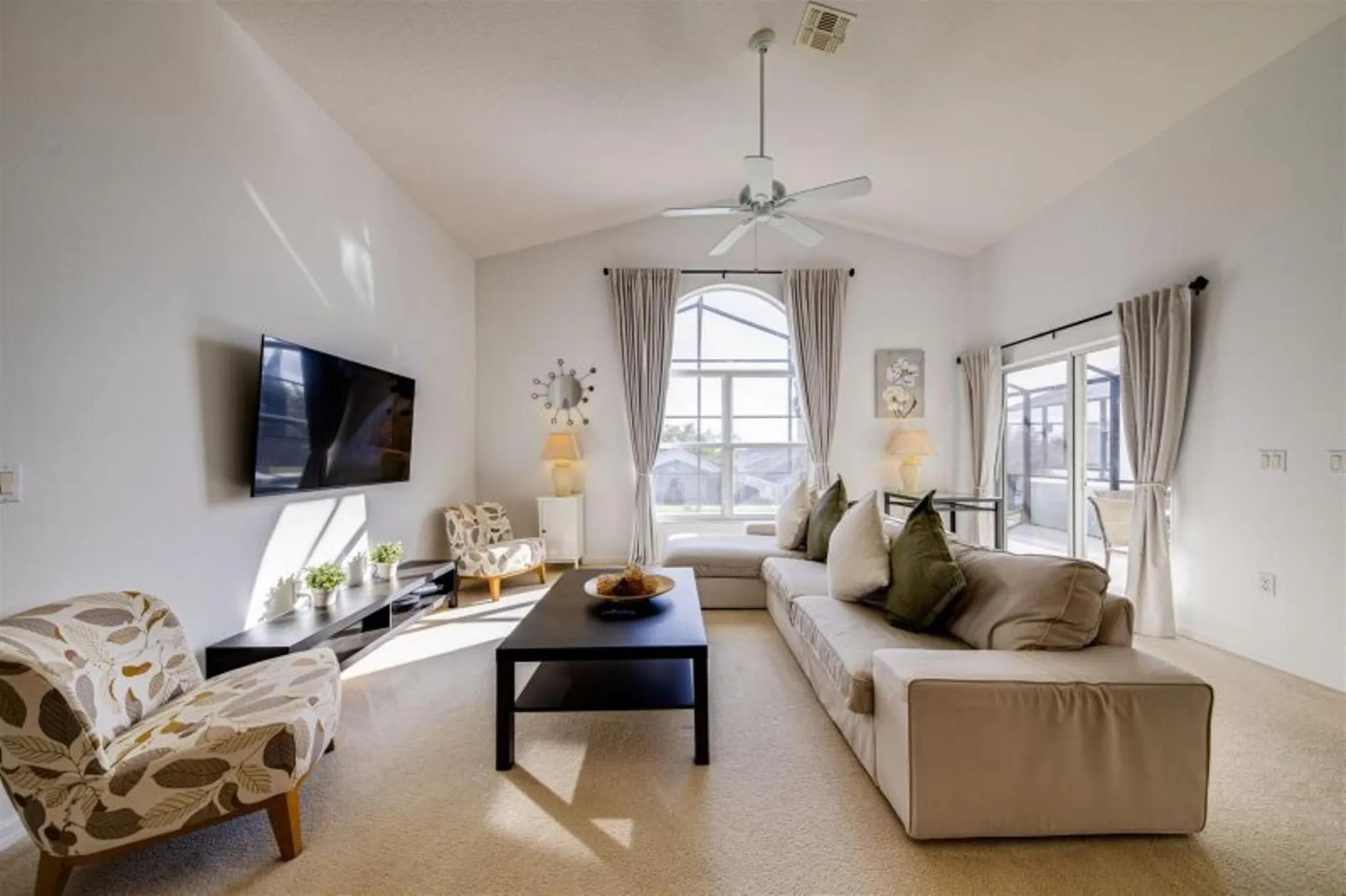 Living room in Private Pool Homes