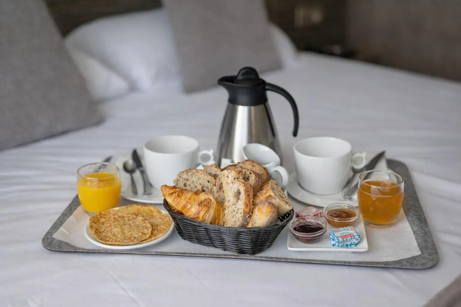 Breakfast, Bed in Hotel Europa