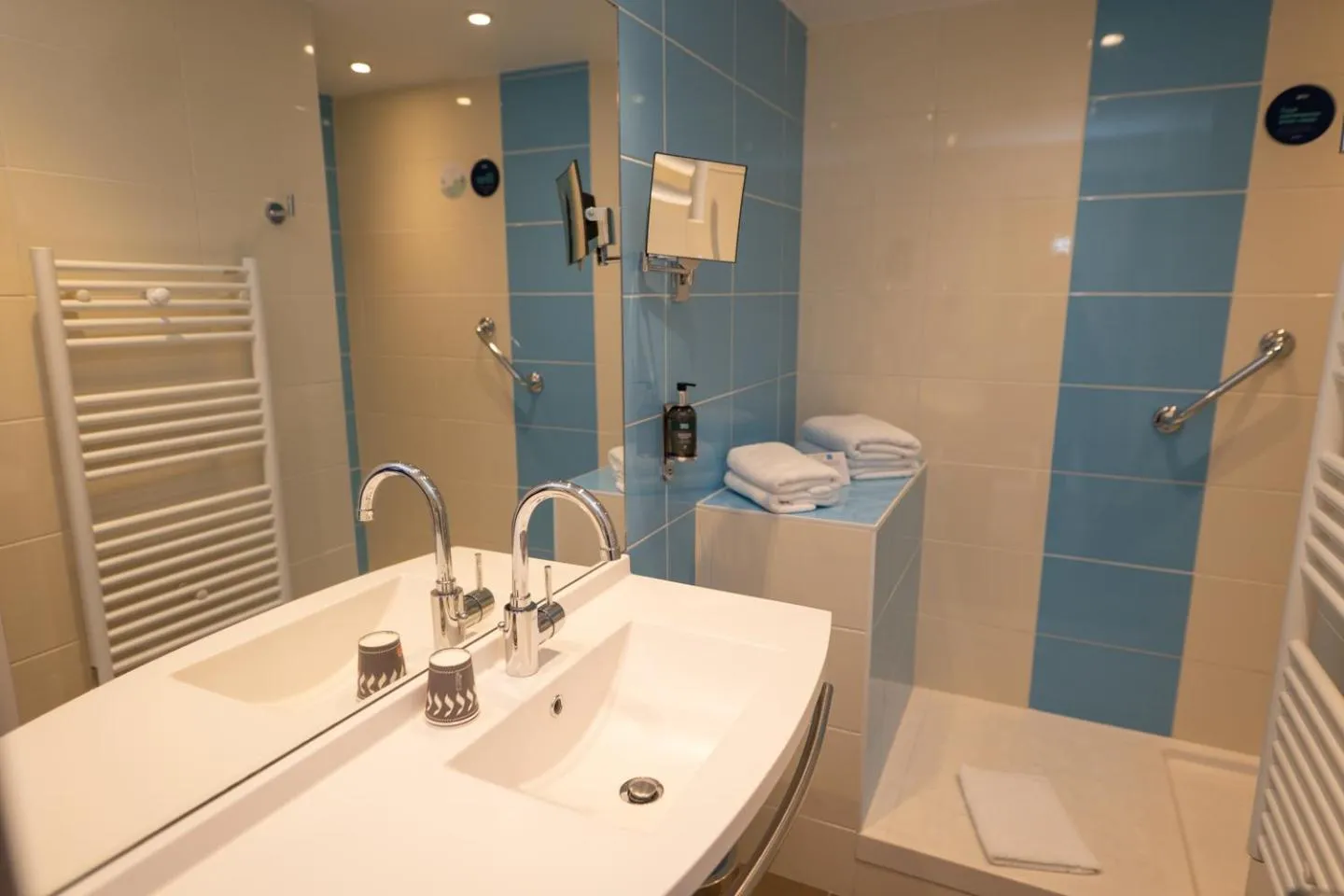 Bathroom in Hotel Europa