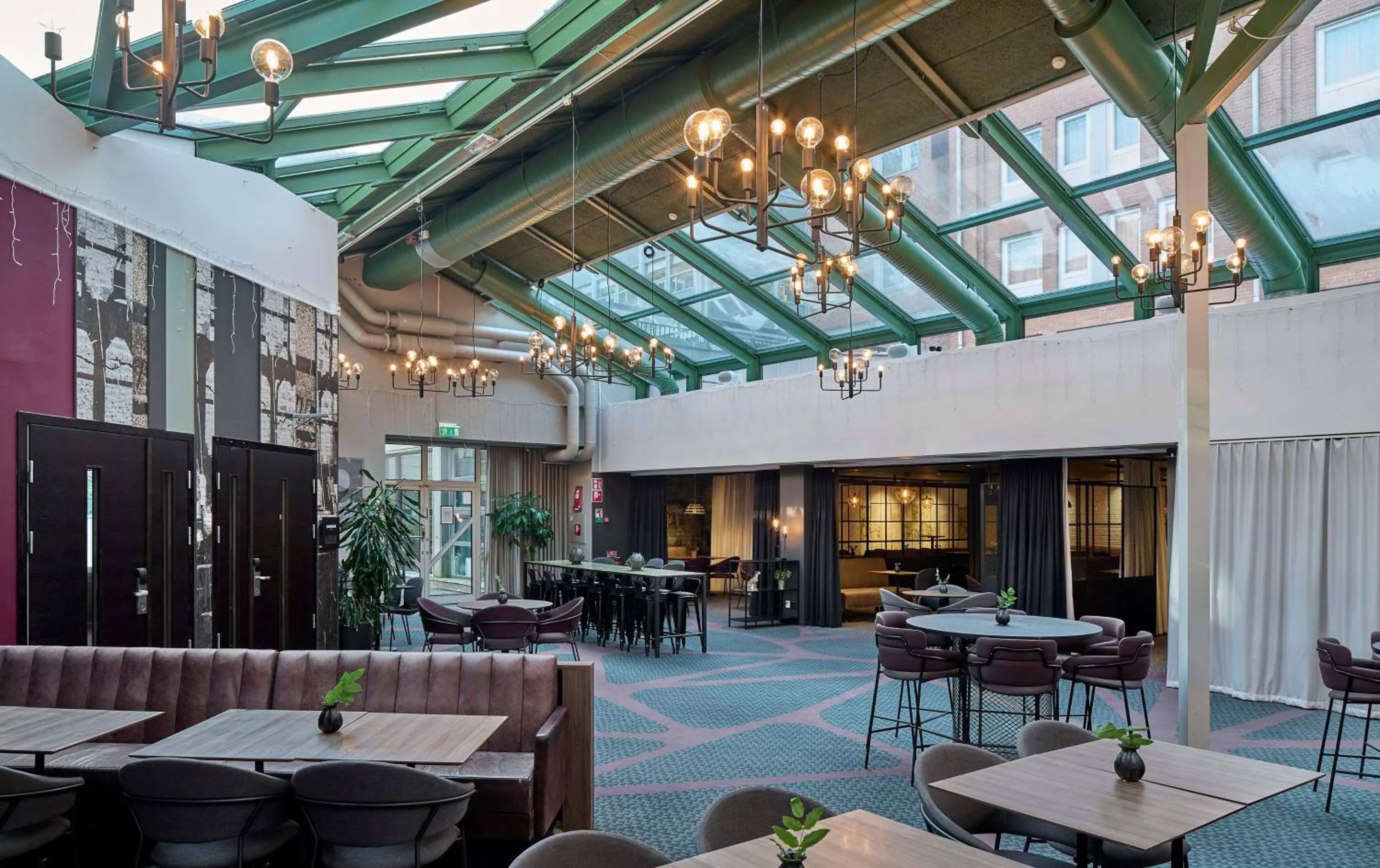 Restaurant/places to eat in Scandic Plaza Borås