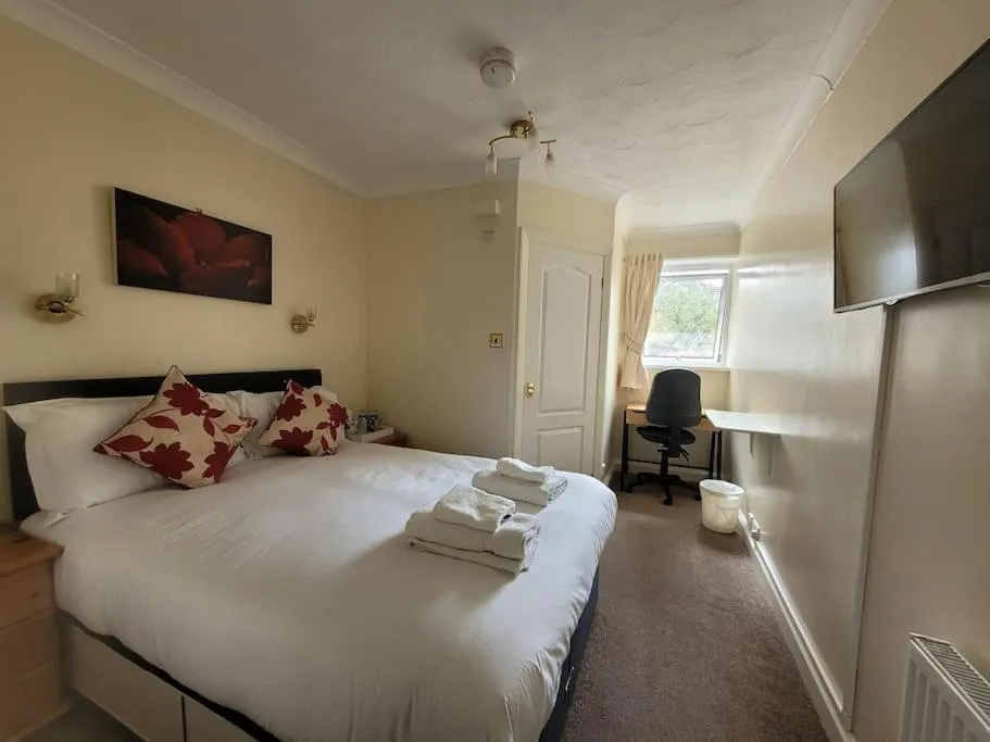 Bedroom, Bed in Cornerways Guest House