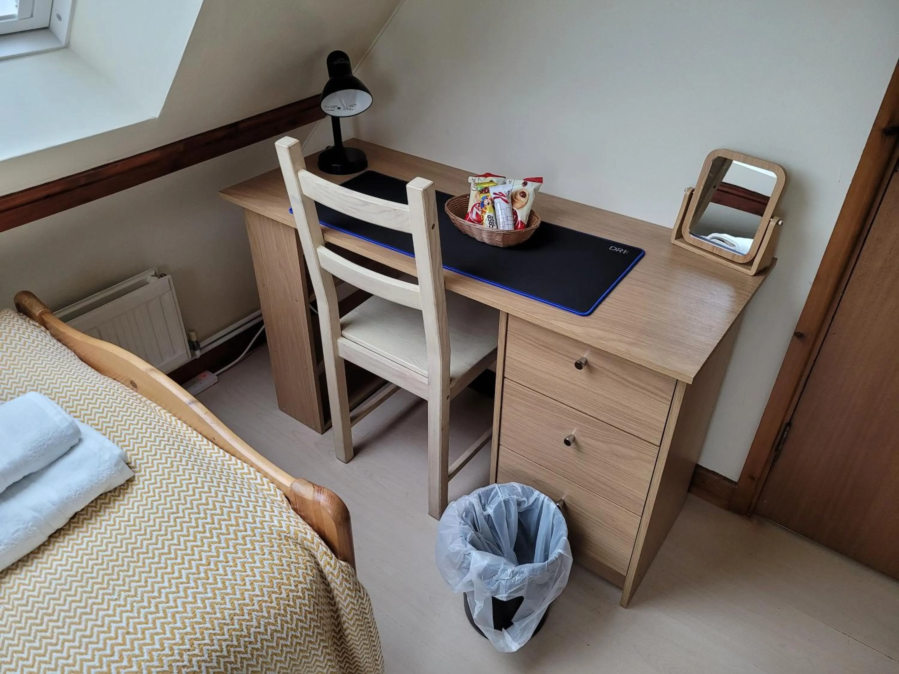 Bedroom, Bed in Cornerways Guest House