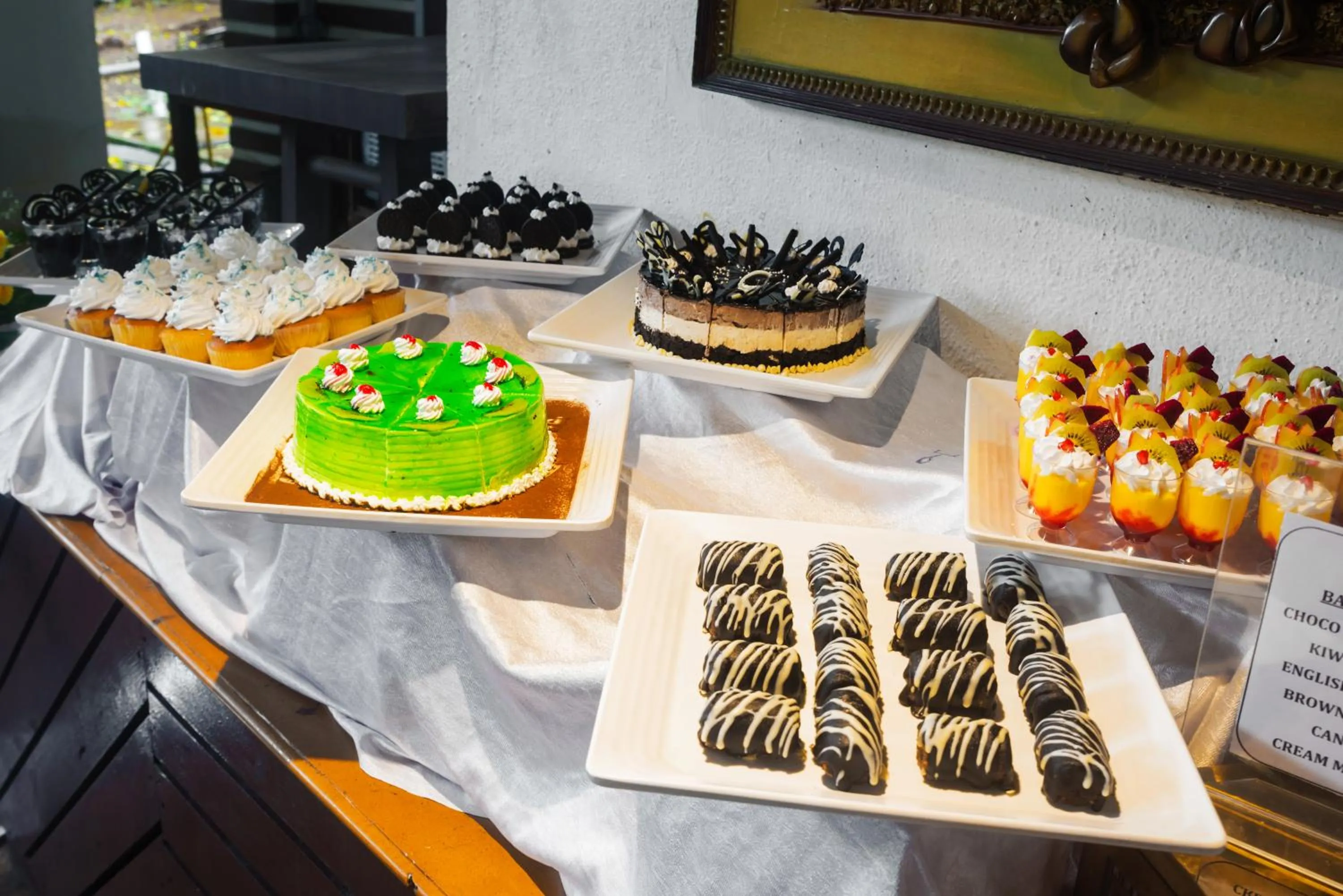 Restaurant/places to eat in Manas Lifestyle Resort Igatpuri