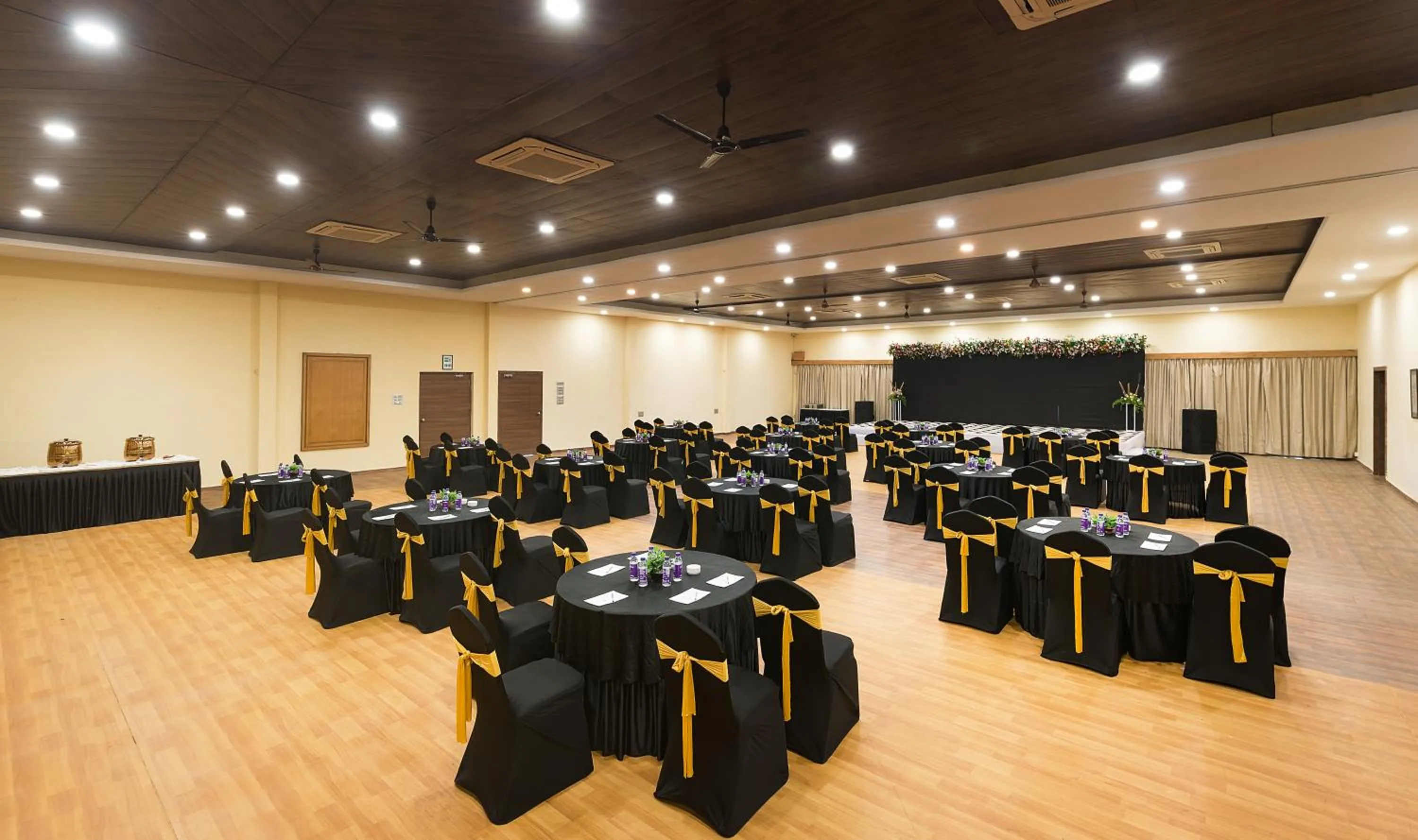 Banquet/Function facilities in Manas Lifestyle Resort Igatpuri
