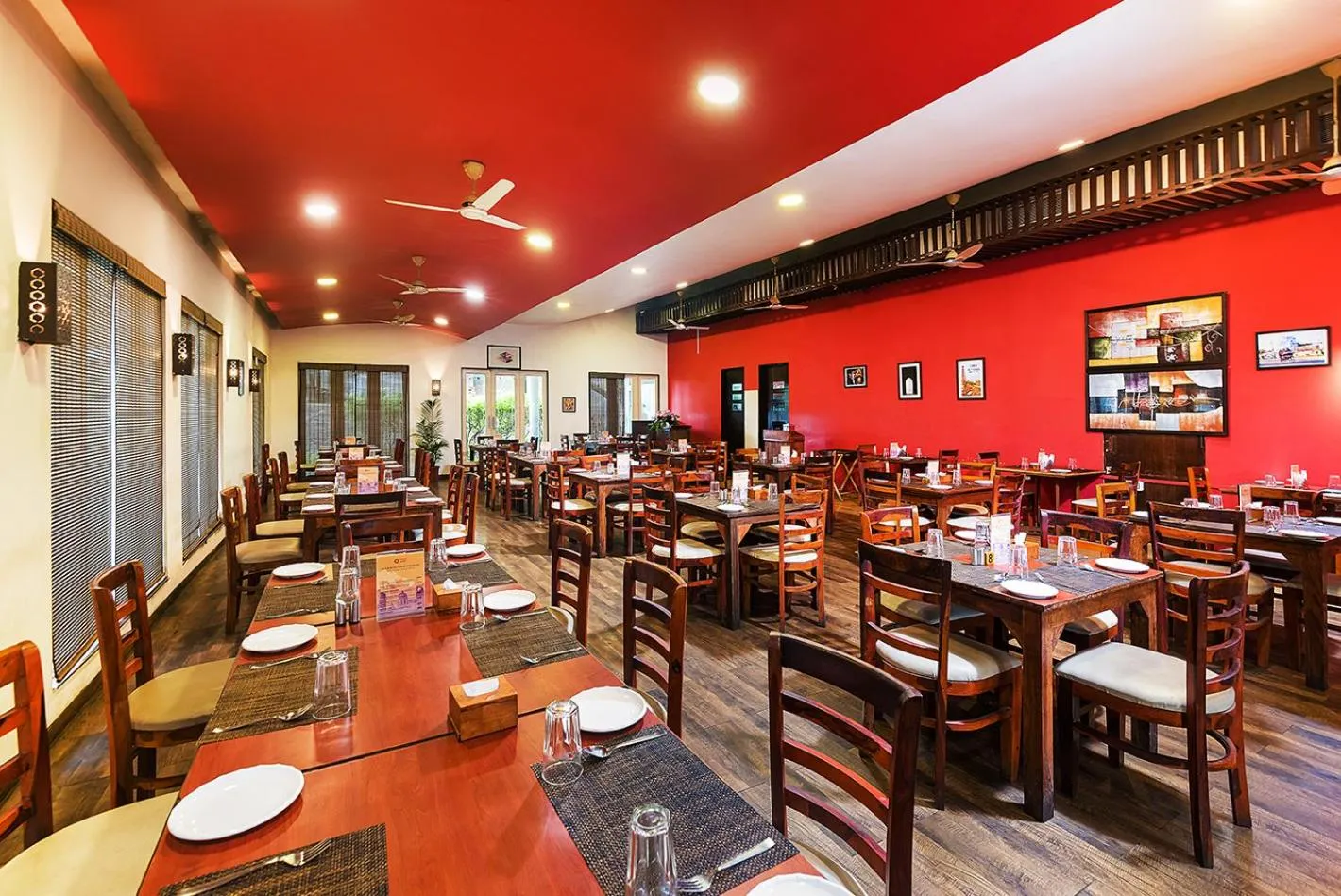 Restaurant/places to eat in Manas Lifestyle Resort Igatpuri