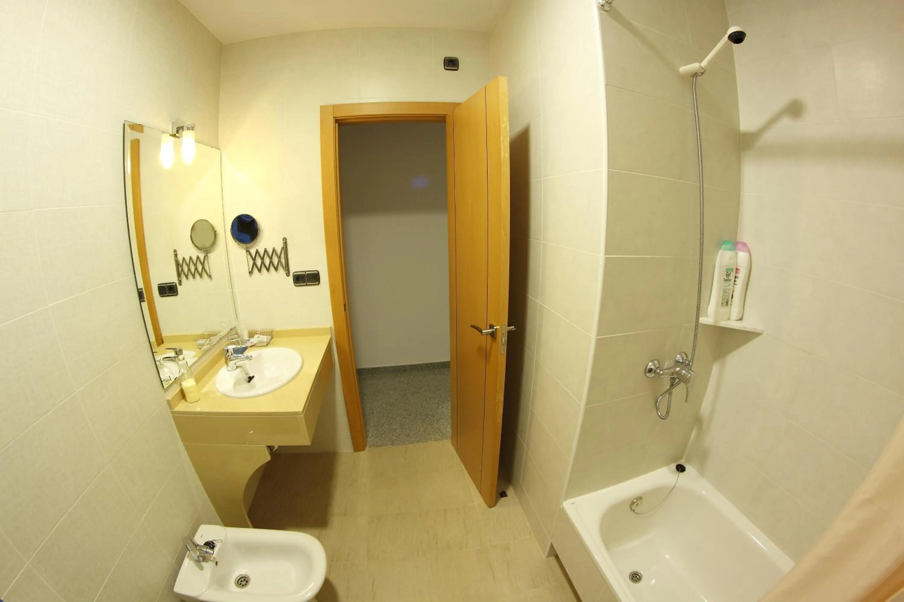 Bathroom in Hotel Albanta