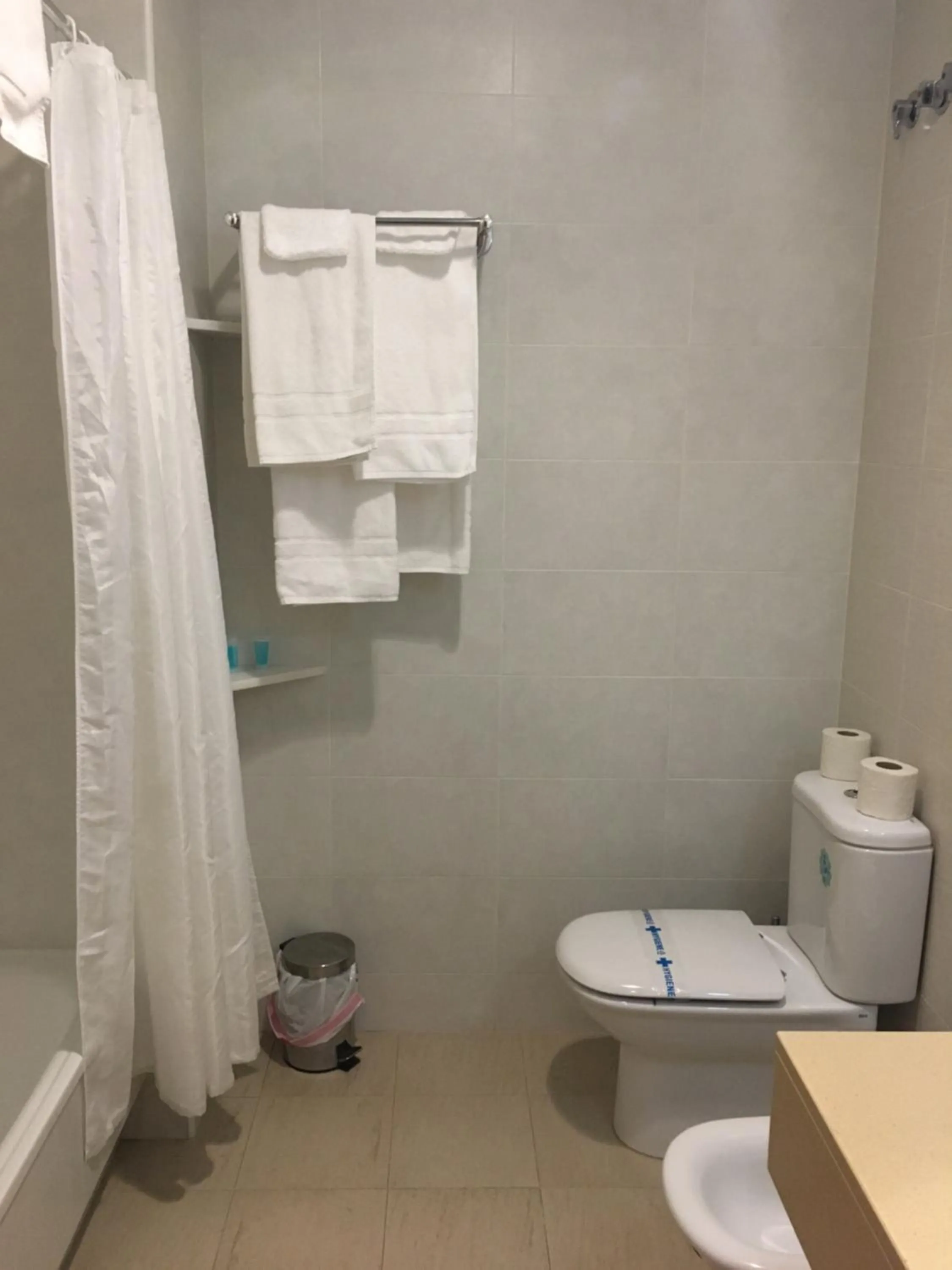 Toilet in Hotel Albanta