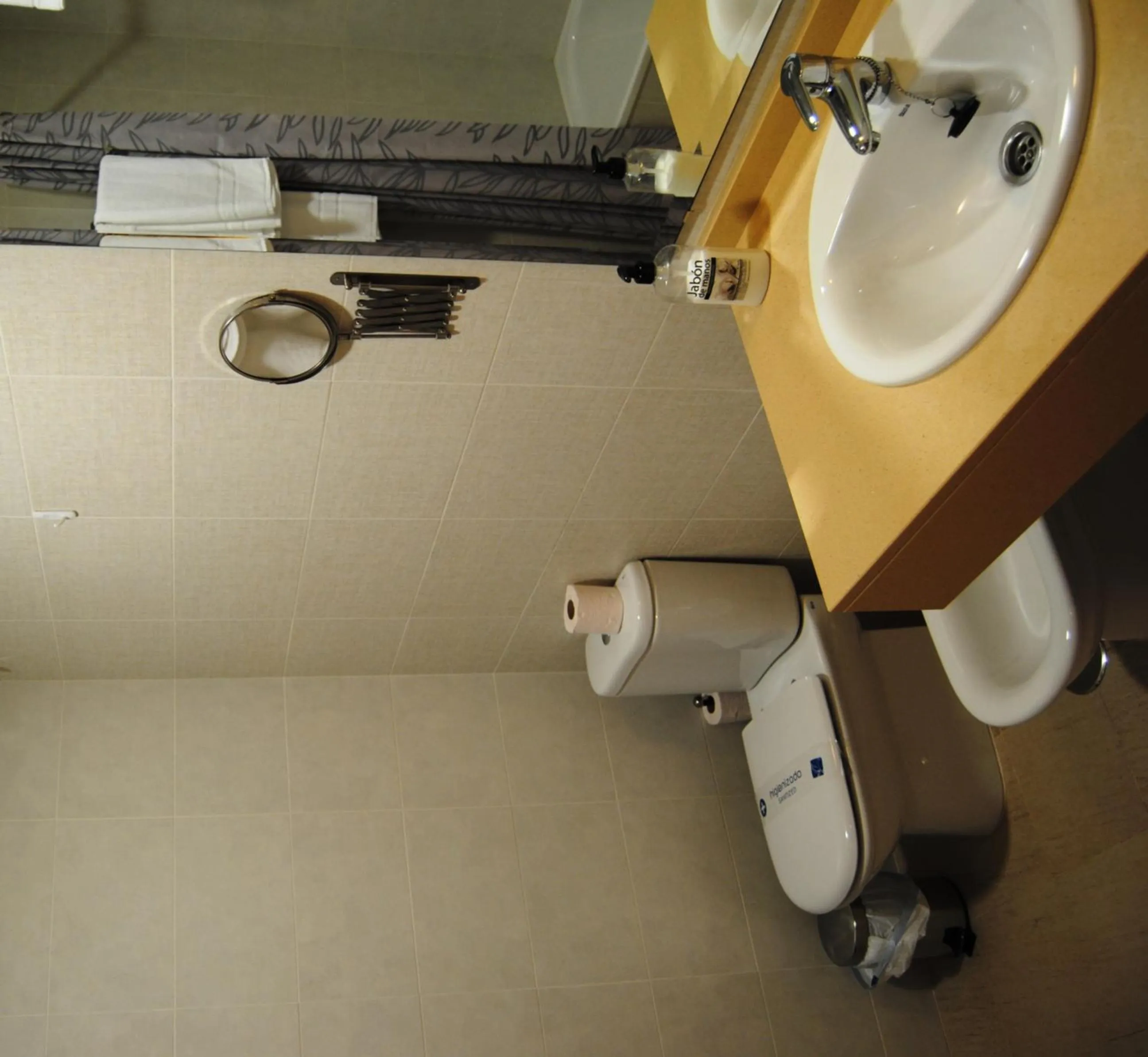 Bathroom in Hotel Albanta