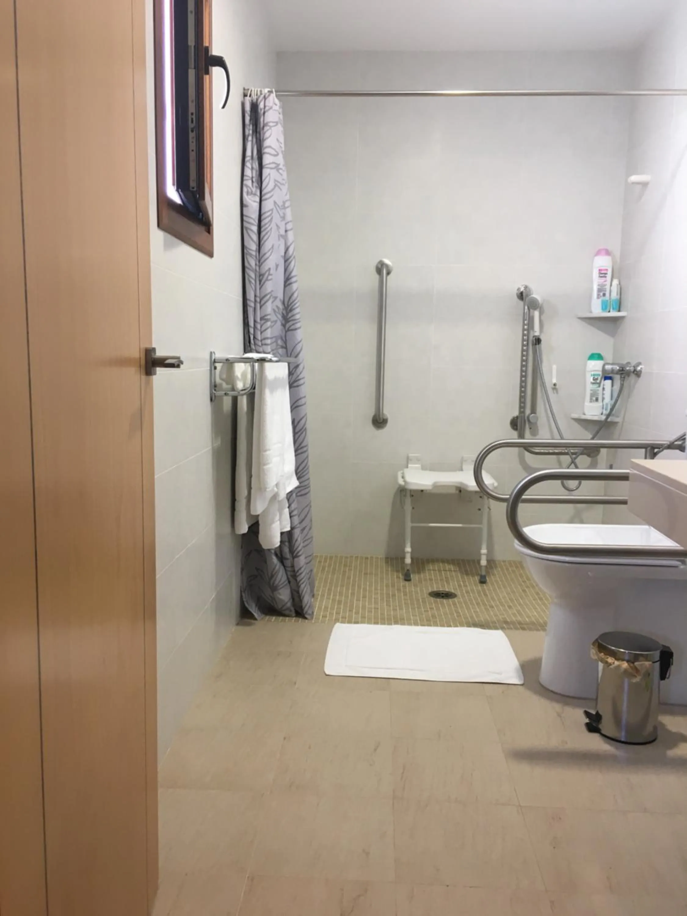 Bathroom in Hotel Albanta