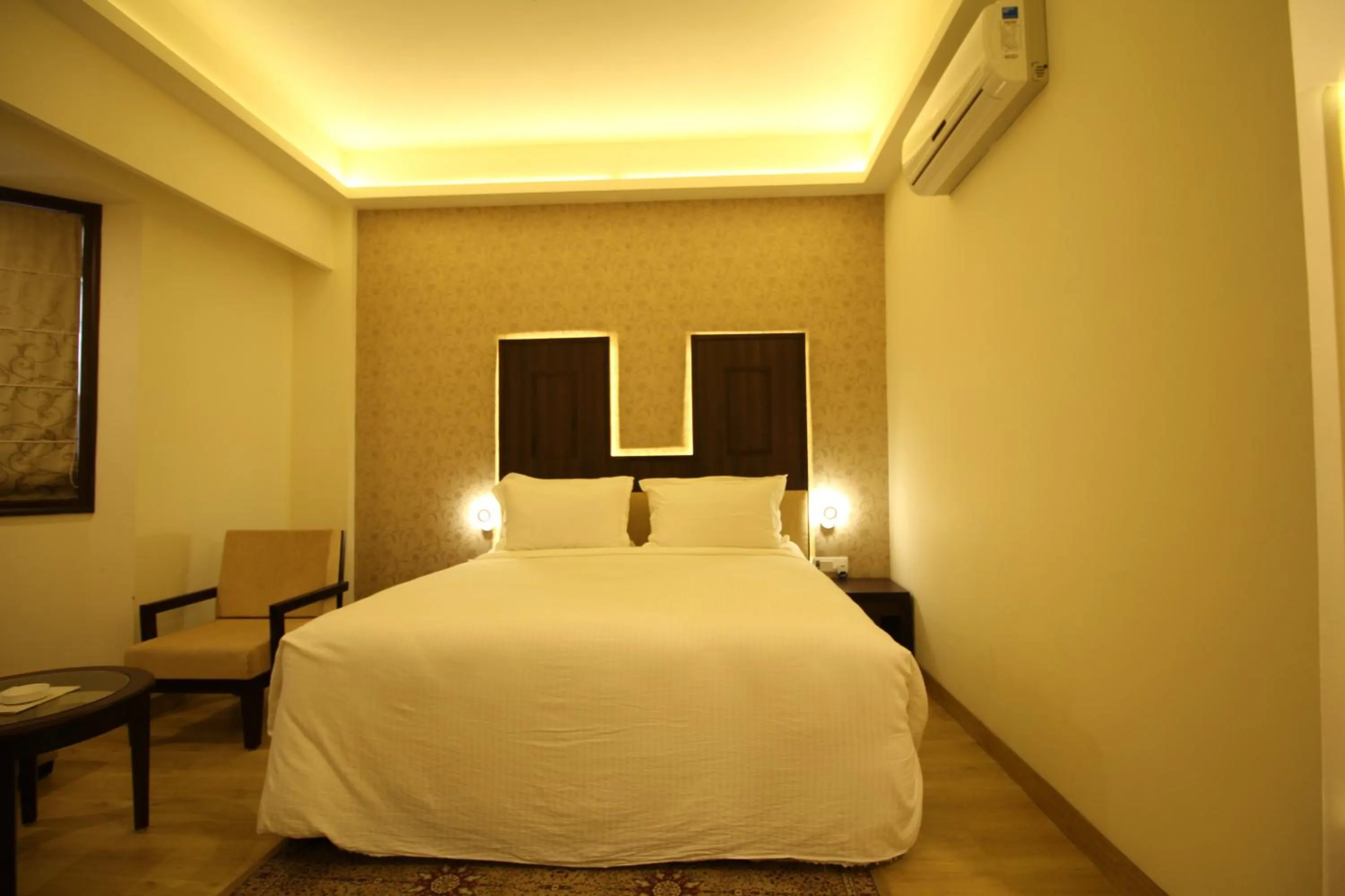Bedroom, Bed in Hotel Forest Avenue - Best Luxury Hotel in Dehradun