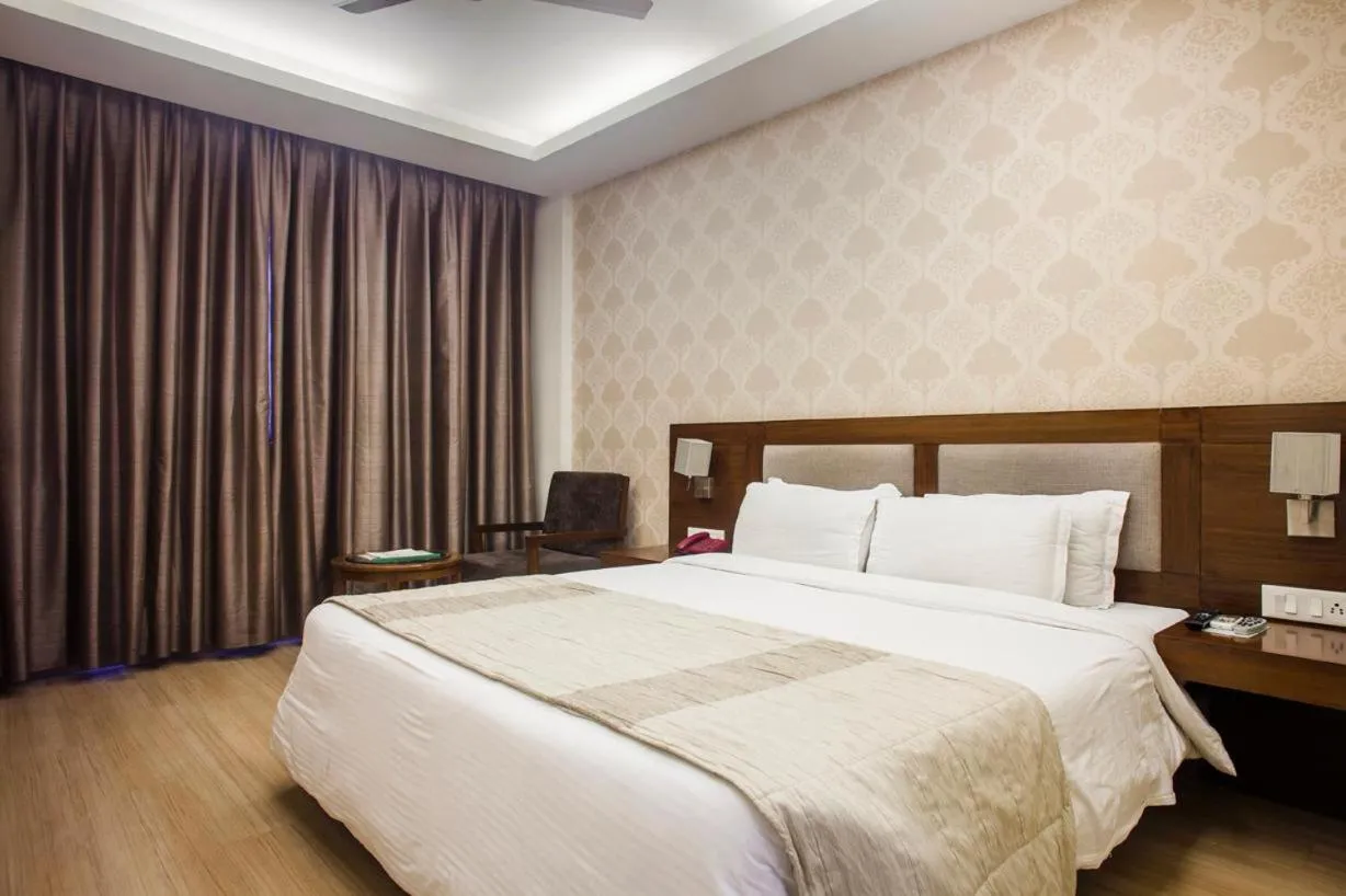 Bedroom, Bed in Hotel Forest Avenue - Best Luxury Hotel in Dehradun
