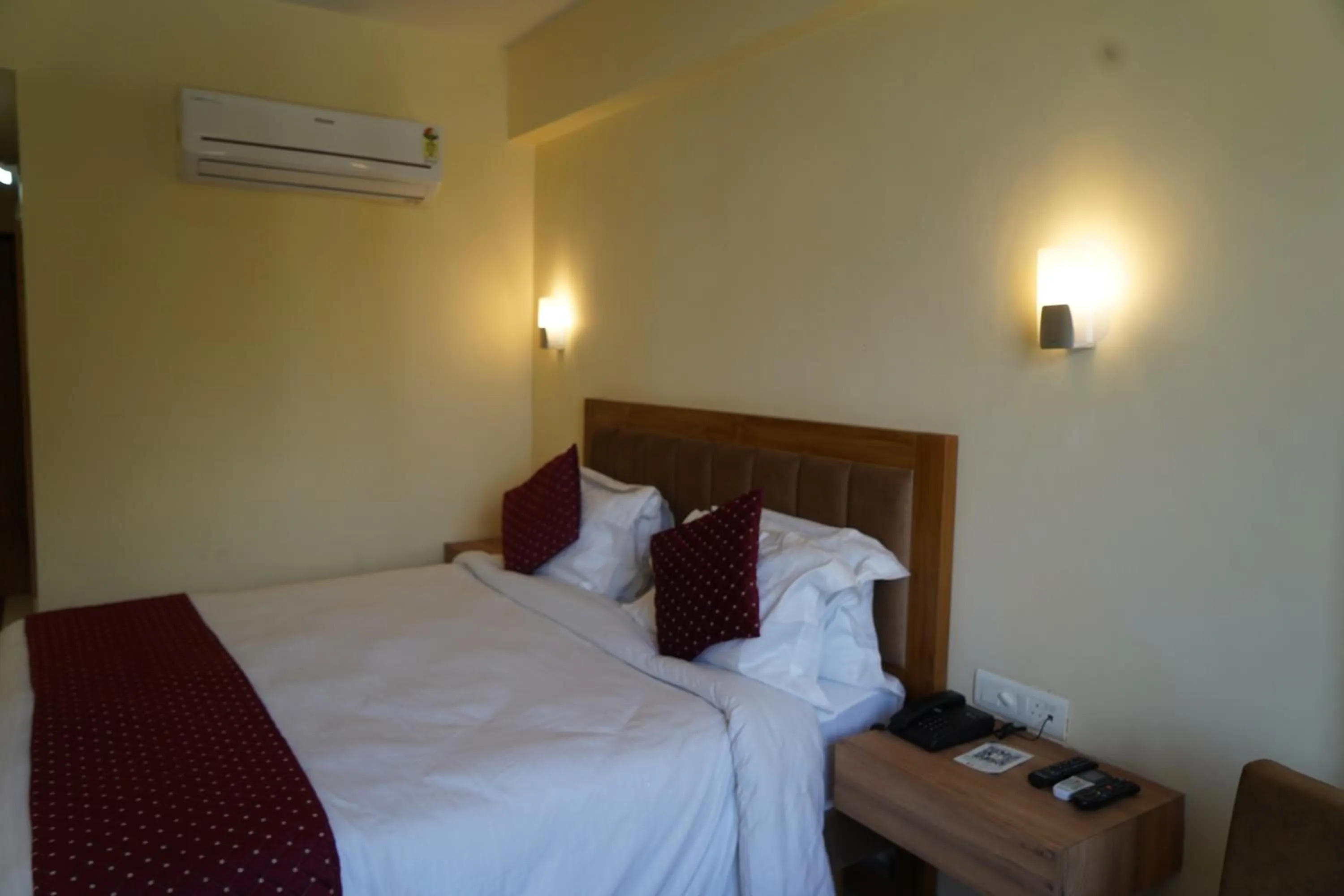 Bed in Hotel Forest Avenue - Best Luxury Hotel in Dehradun