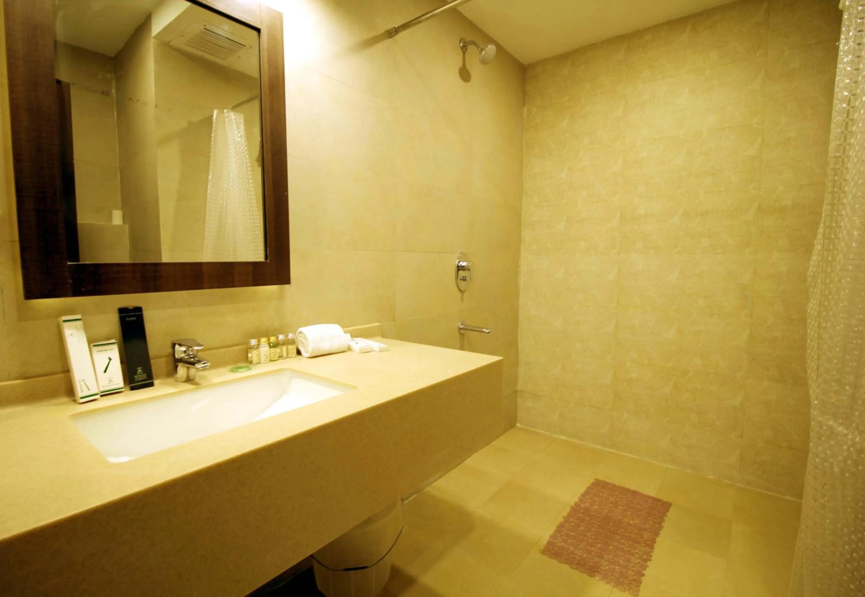 Bathroom in Hotel Forest Avenue - Best Luxury Hotel in Dehradun