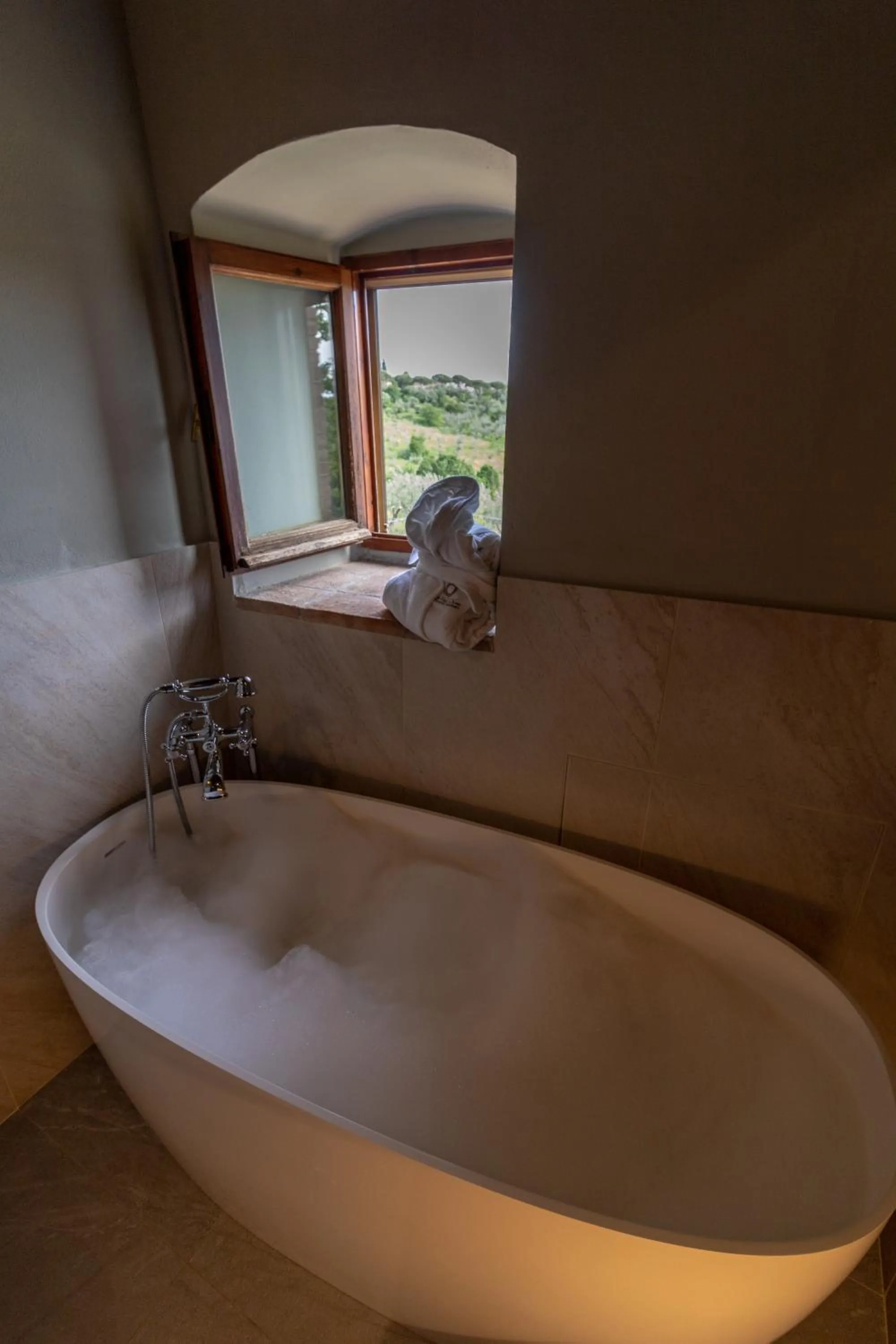 Bath in Relais Villa Olmo - Place of Charme