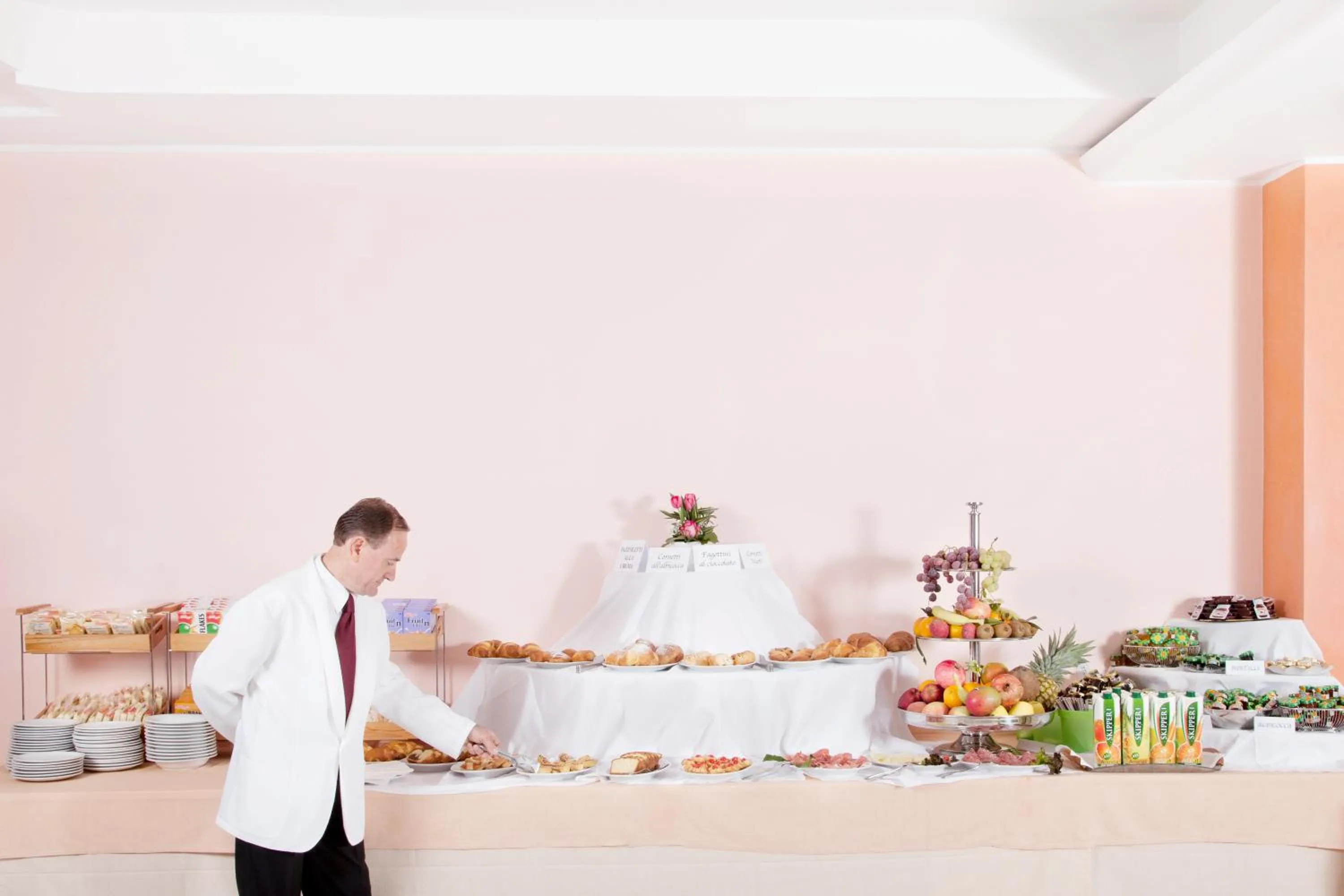 Restaurant/places to eat in Hotel Meridiano