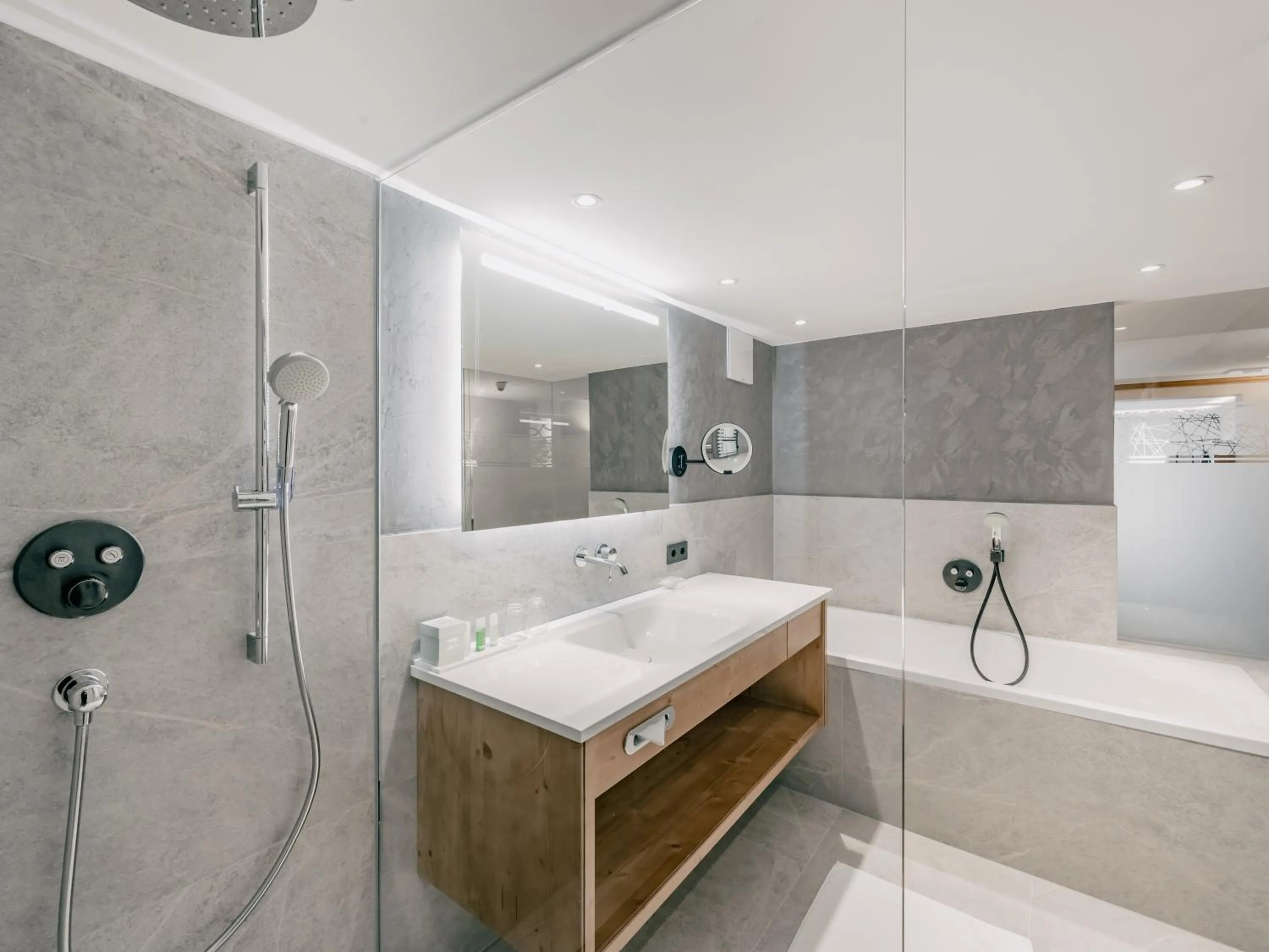 Gourmet & Wine Hotel Austria - 4 Sterne superior - Ski In Ski Out