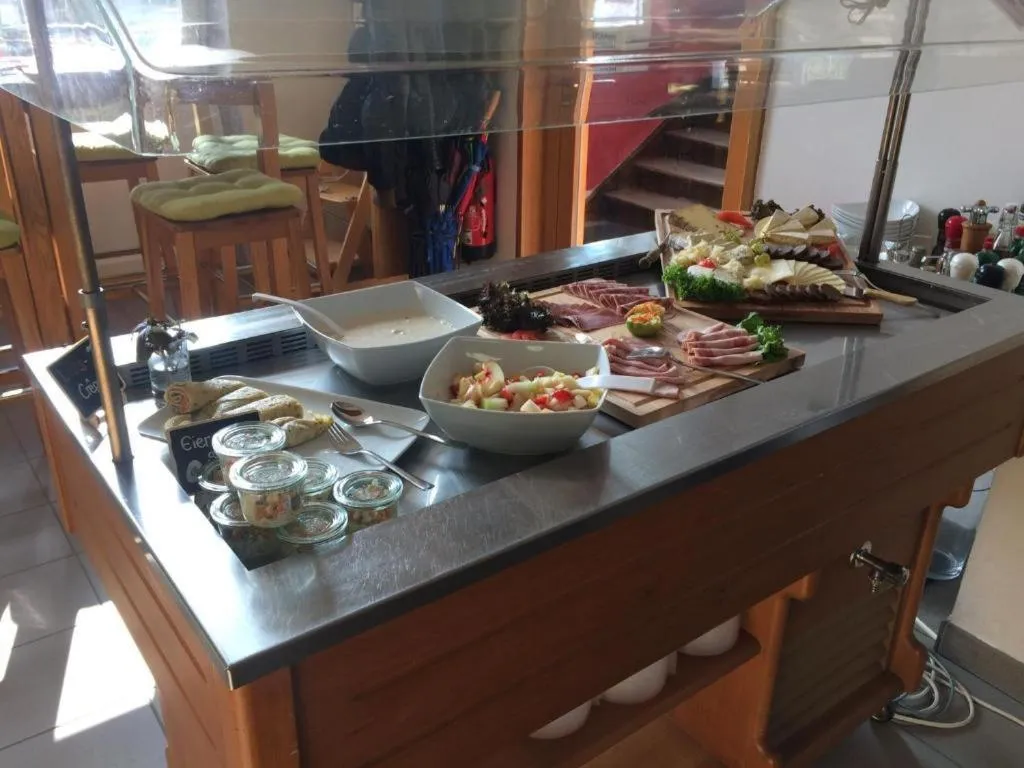 Dining area in HOTEL Bahnhof Balingen