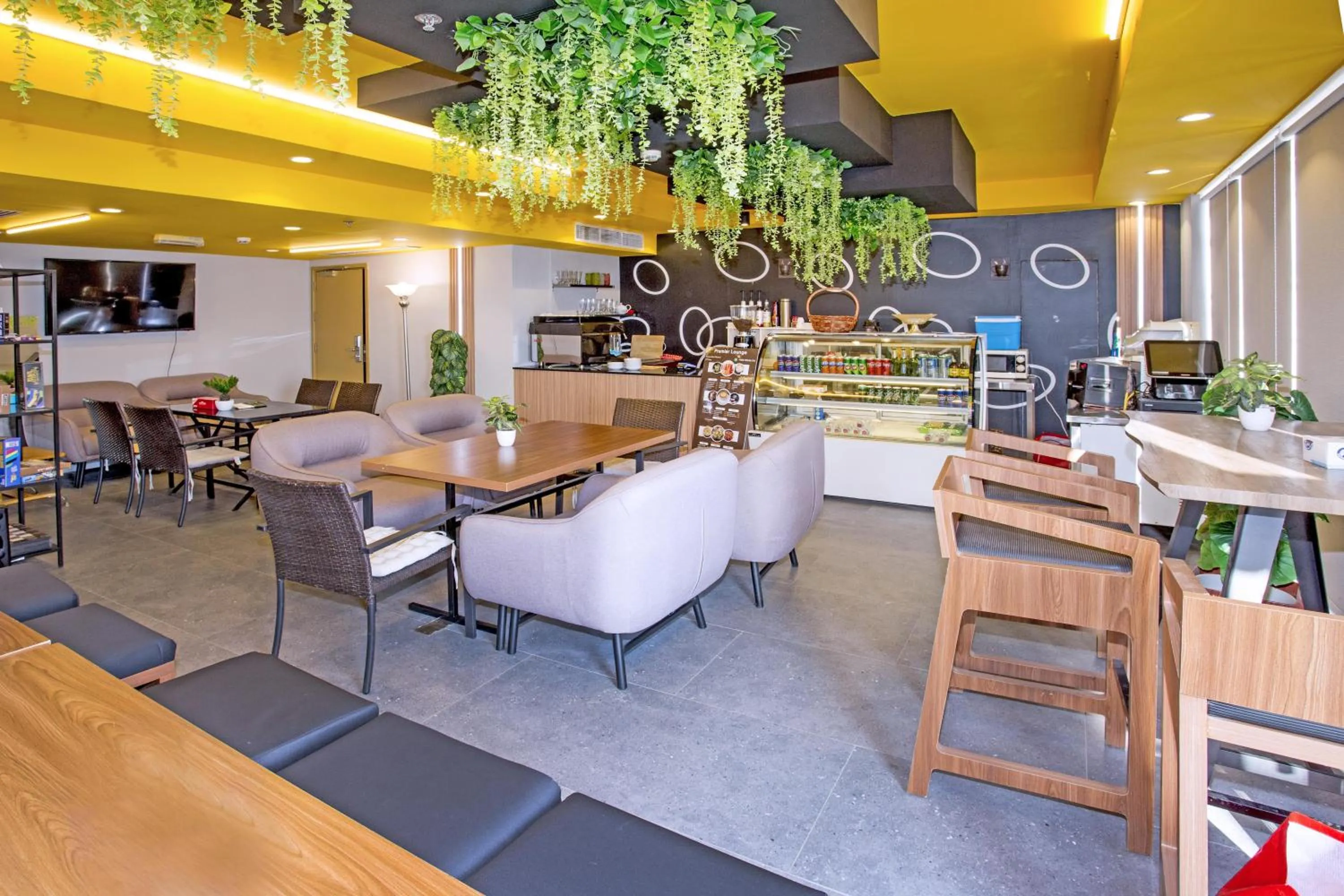 Restaurant/places to eat in Best Western Premier Muscat