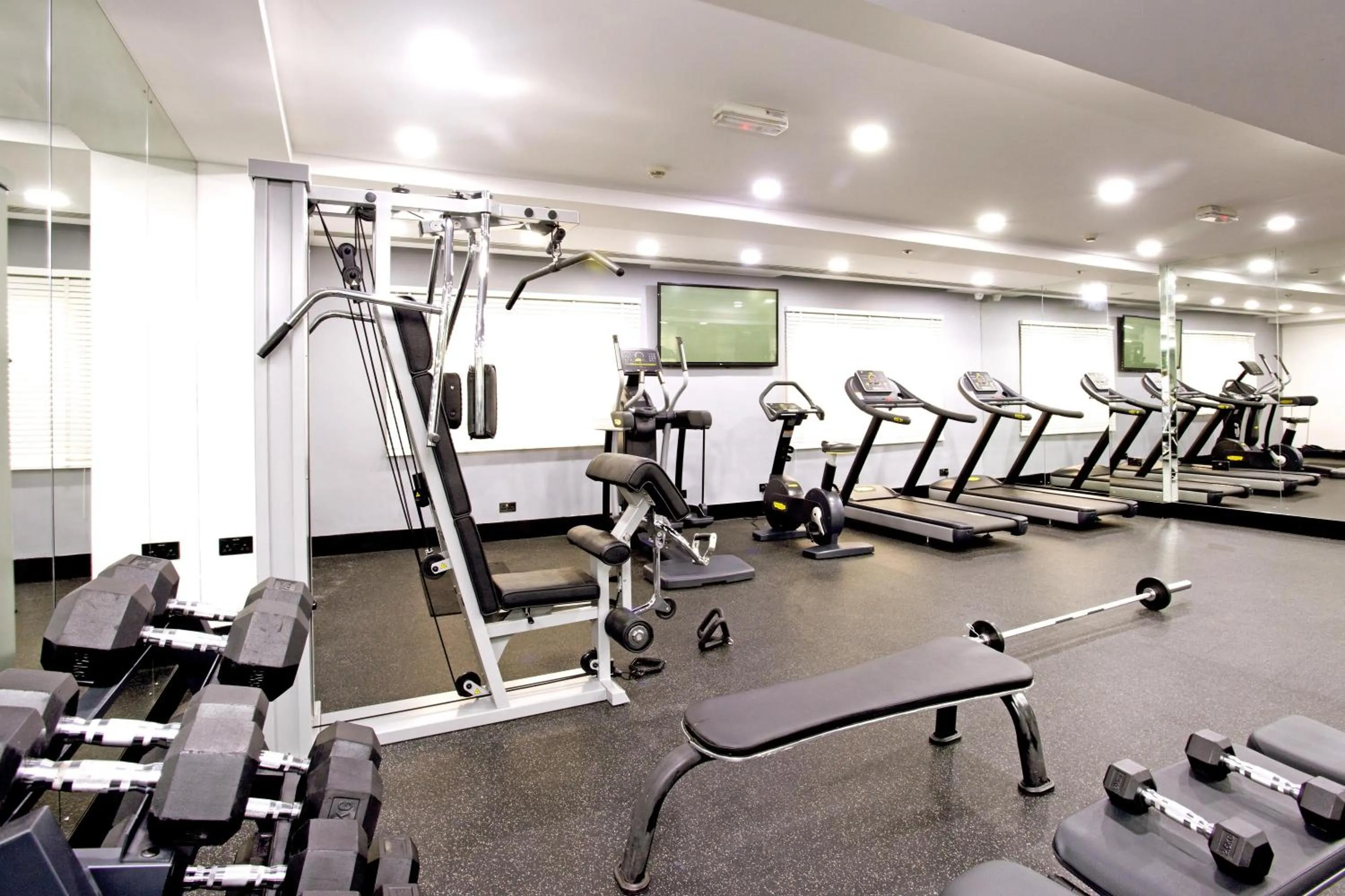 Fitness centre/facilities in Best Western Premier Muscat