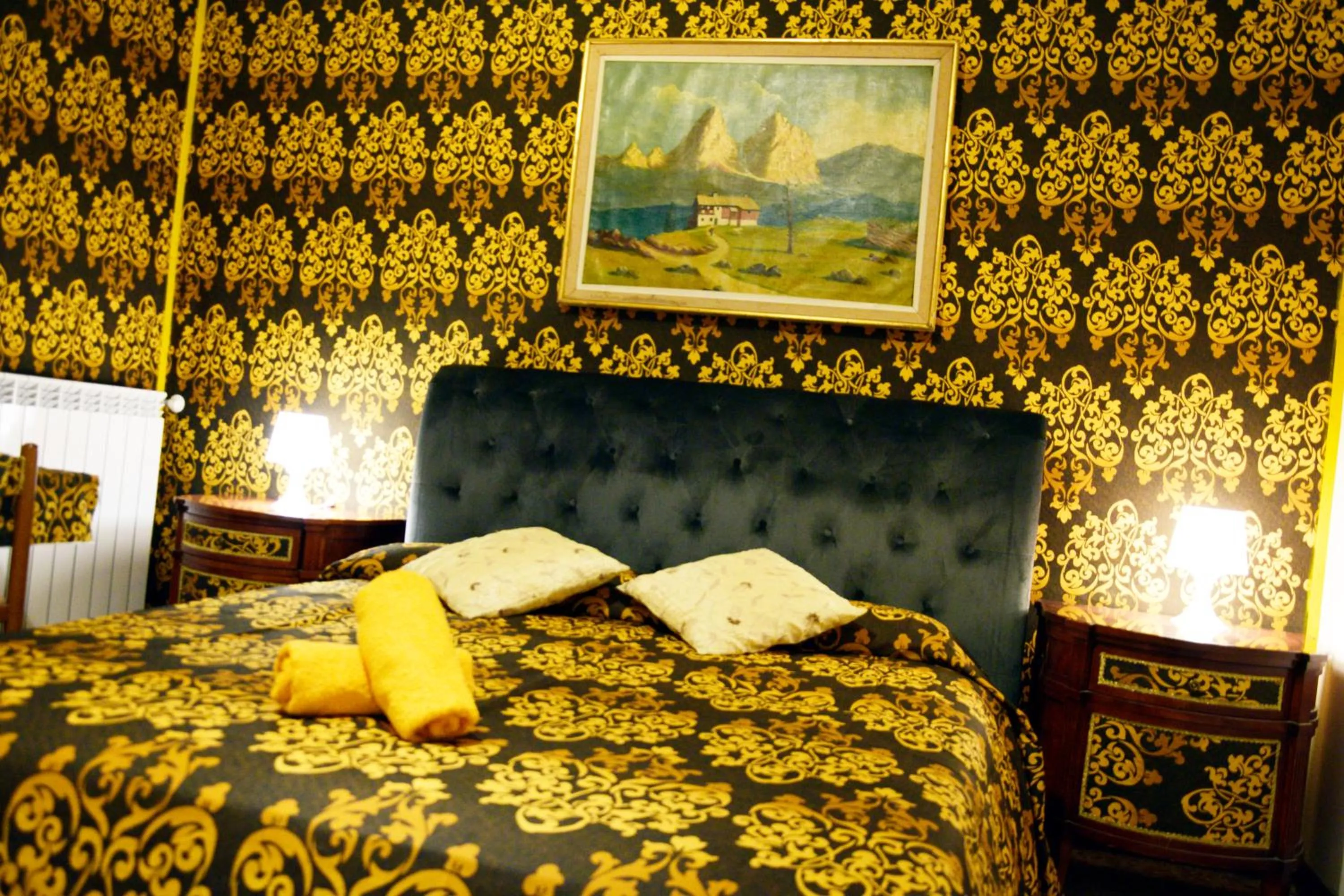Bed in Venice Rainbow Apartment San Marco