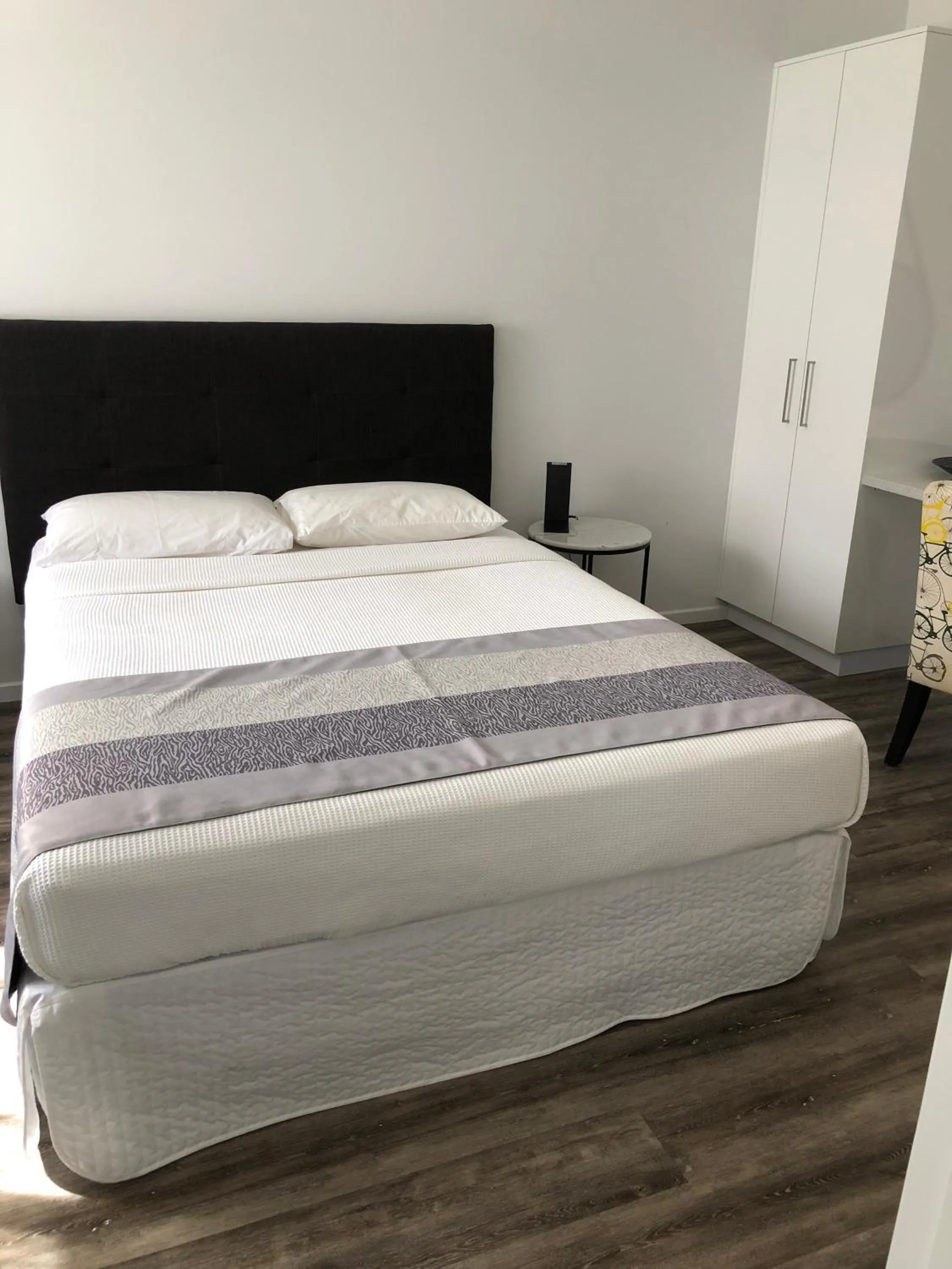 Bed in Escape On Lake