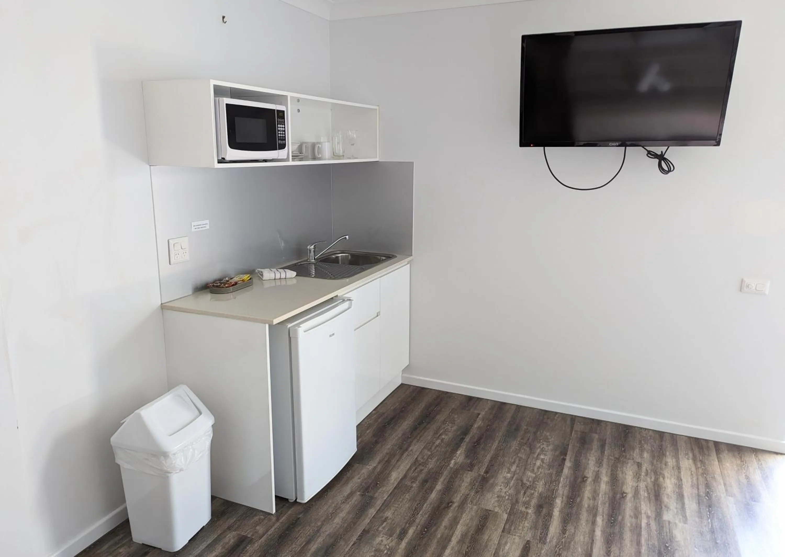 TV and multimedia in Escape On Lake