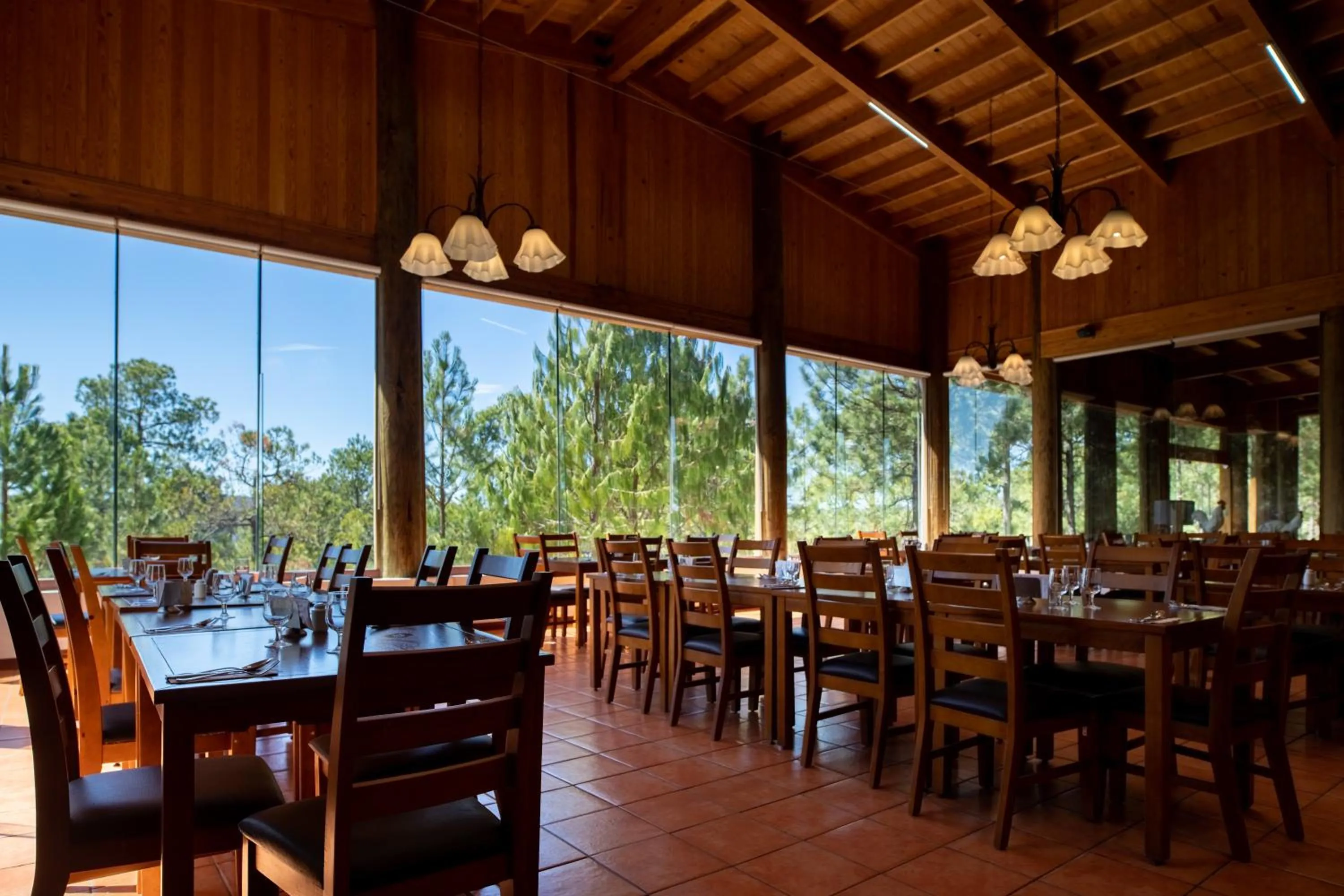 Restaurant/places to eat in Molinillos Mountain Resort