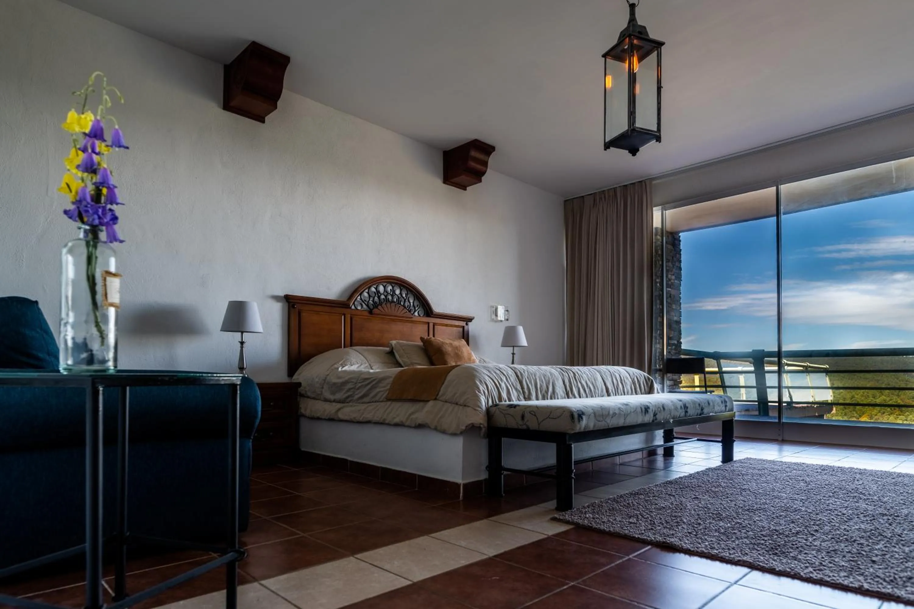 Photo of the whole room, Bed in Molinillos Mountain Resort