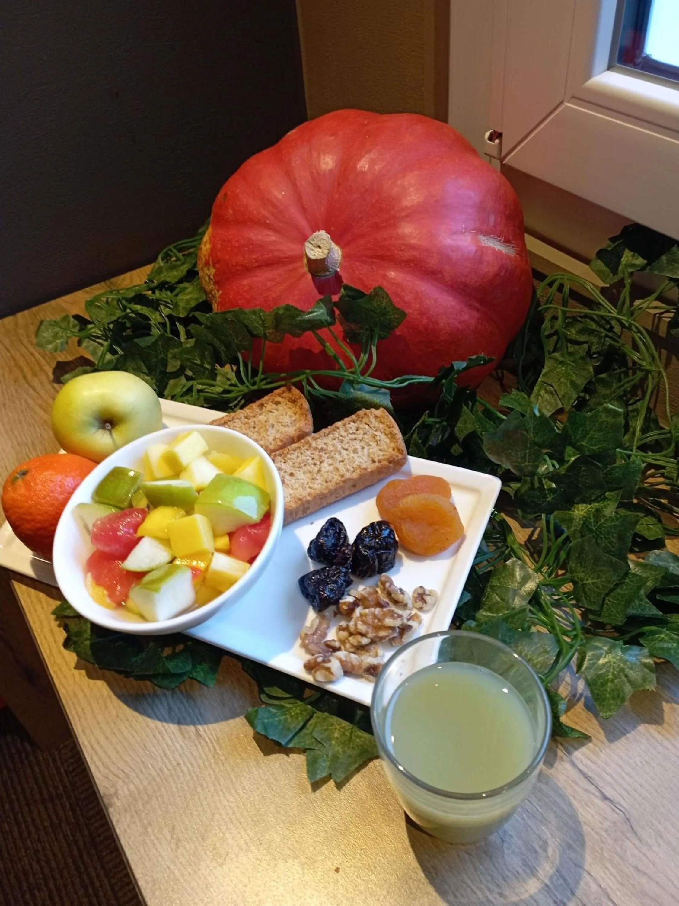 Breakfast in ibis les Etangs des Moines