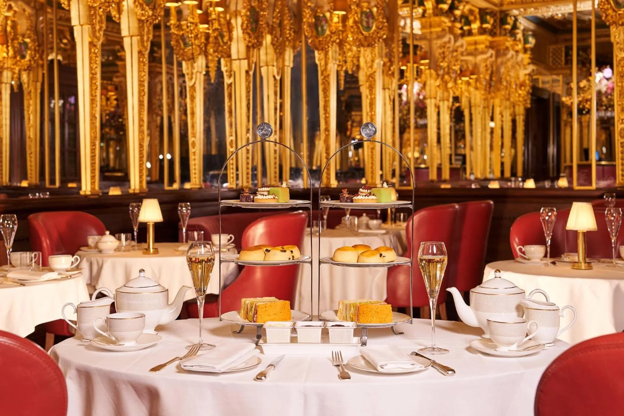 Restaurant/places to eat in Hotel Cafe Royal