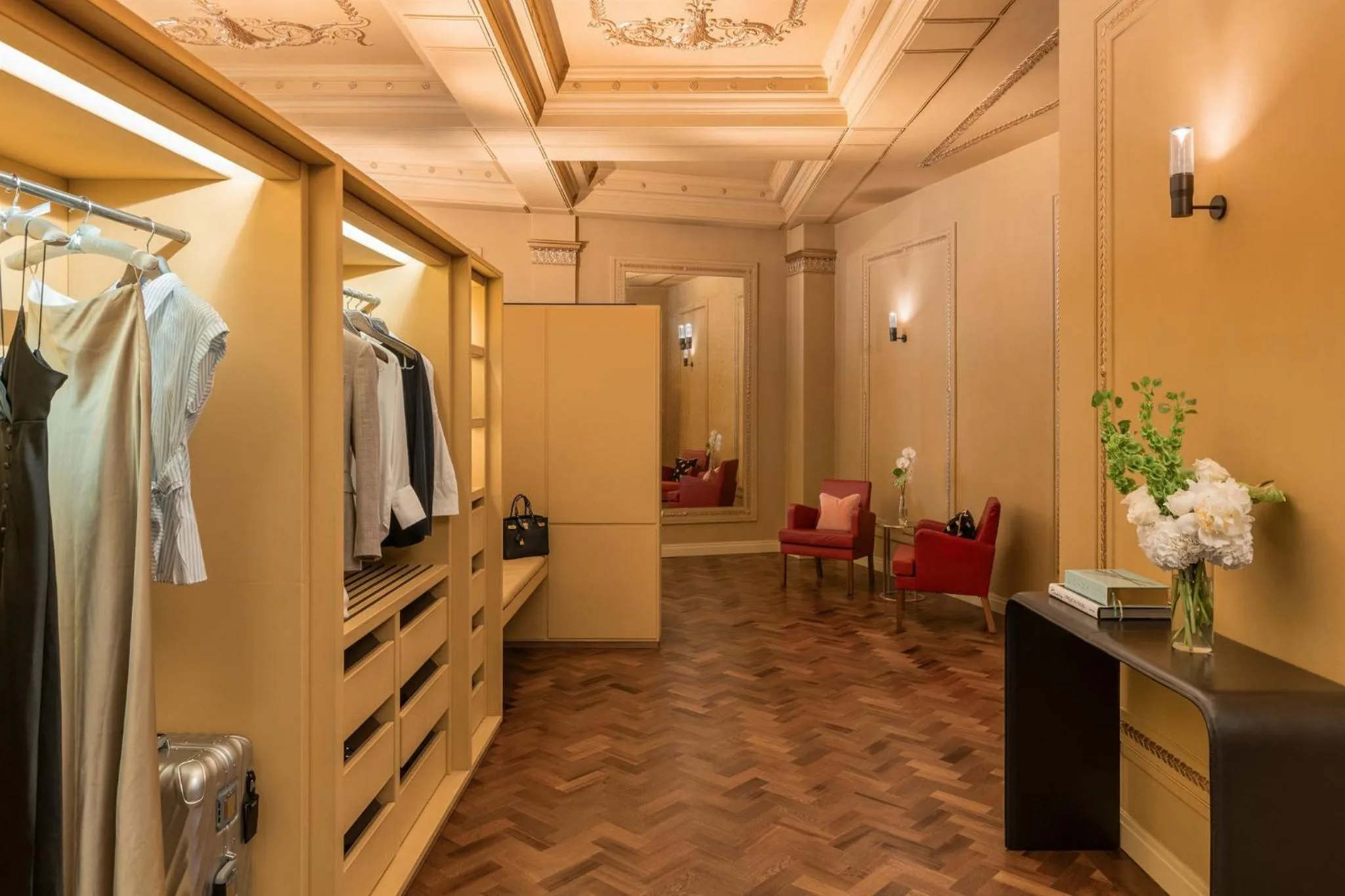 Restaurant/places to eat in Hotel Cafe Royal