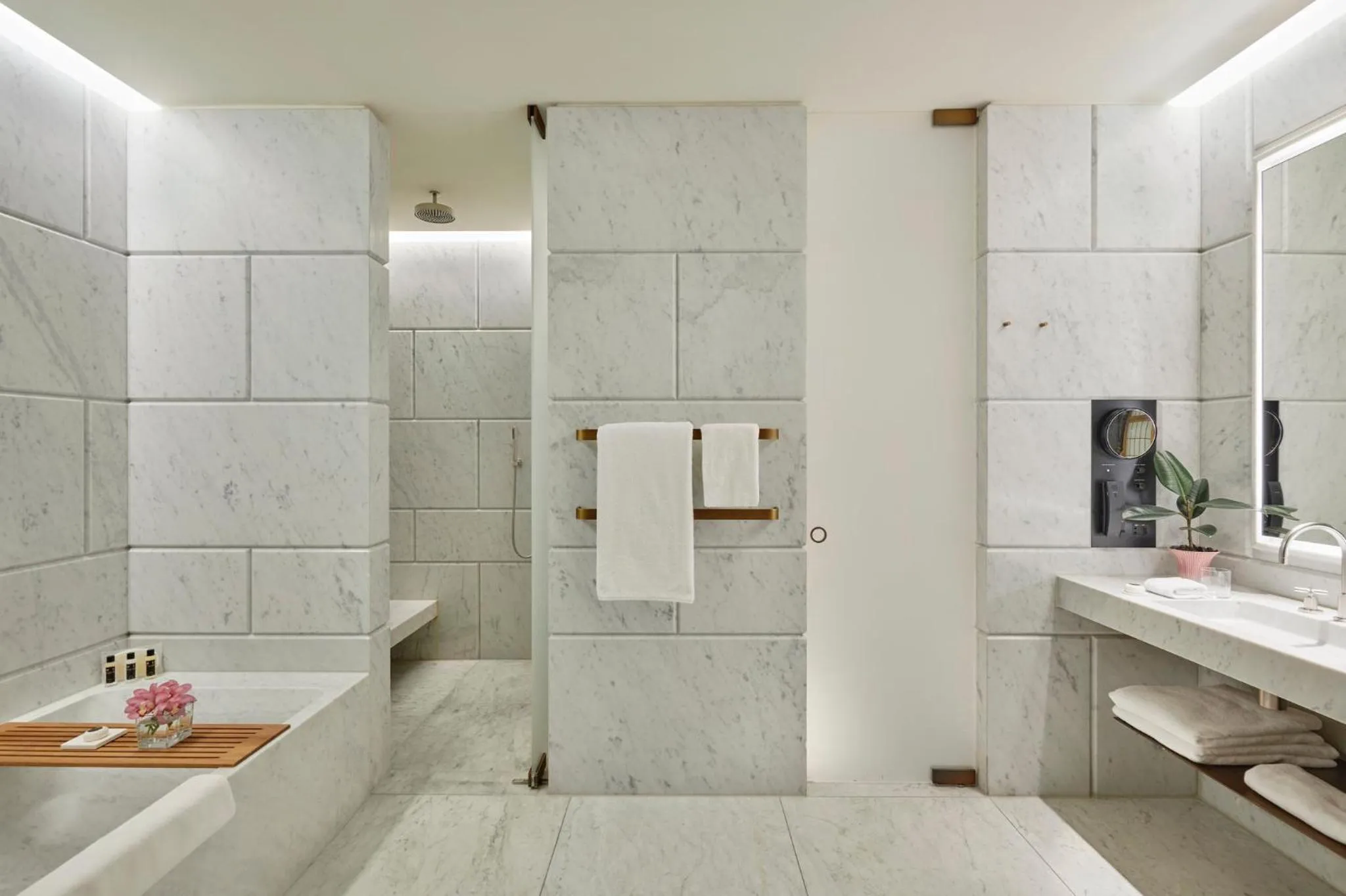 Bathroom in Hotel Cafe Royal