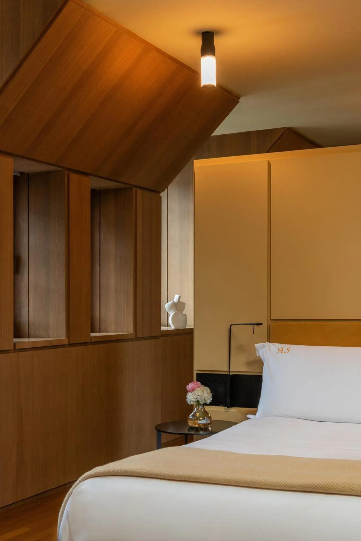 Restaurant/places to eat, Bed in Hotel Cafe Royal