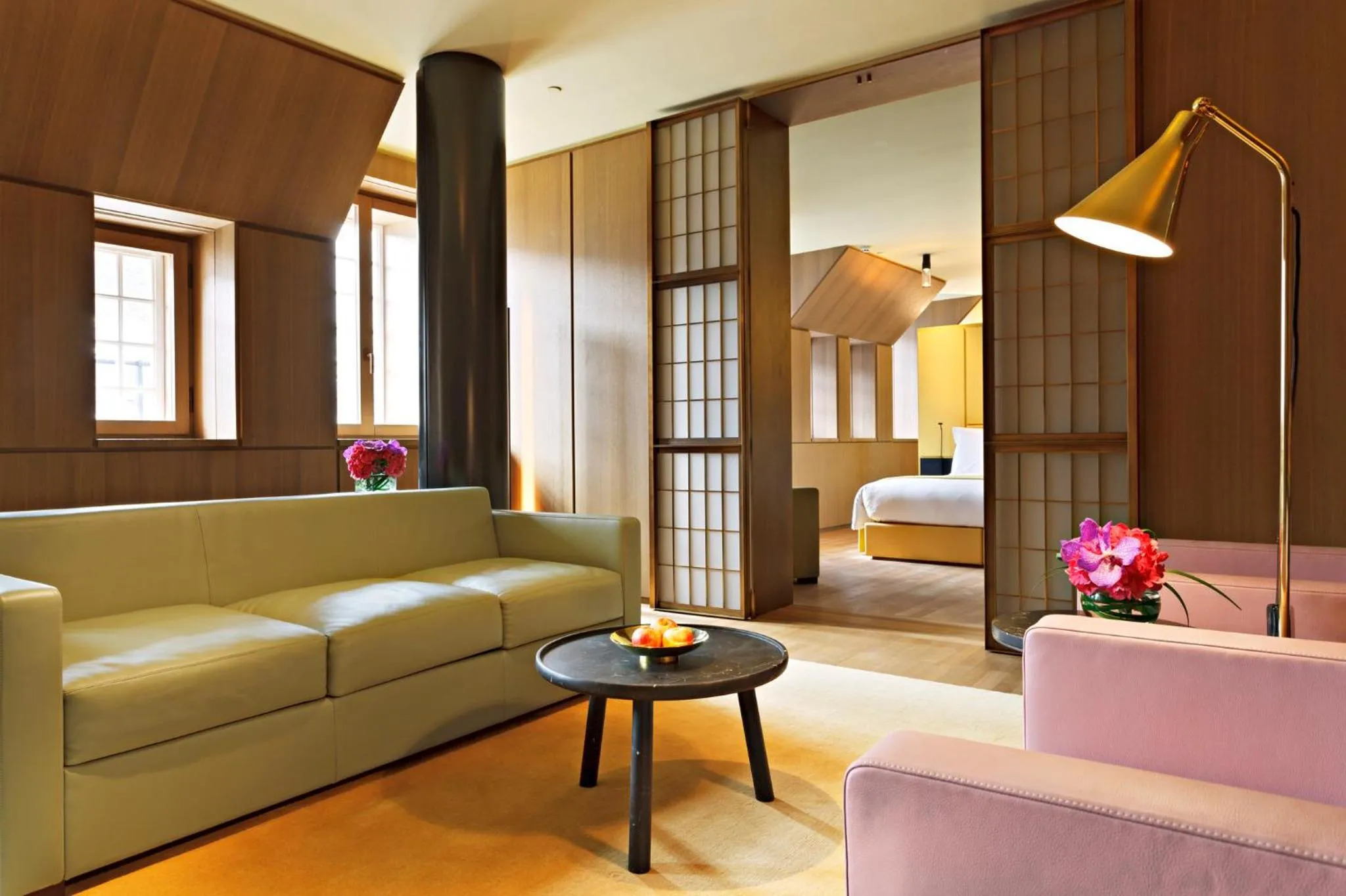 Photo of the whole room, Bed in Hotel Cafe Royal