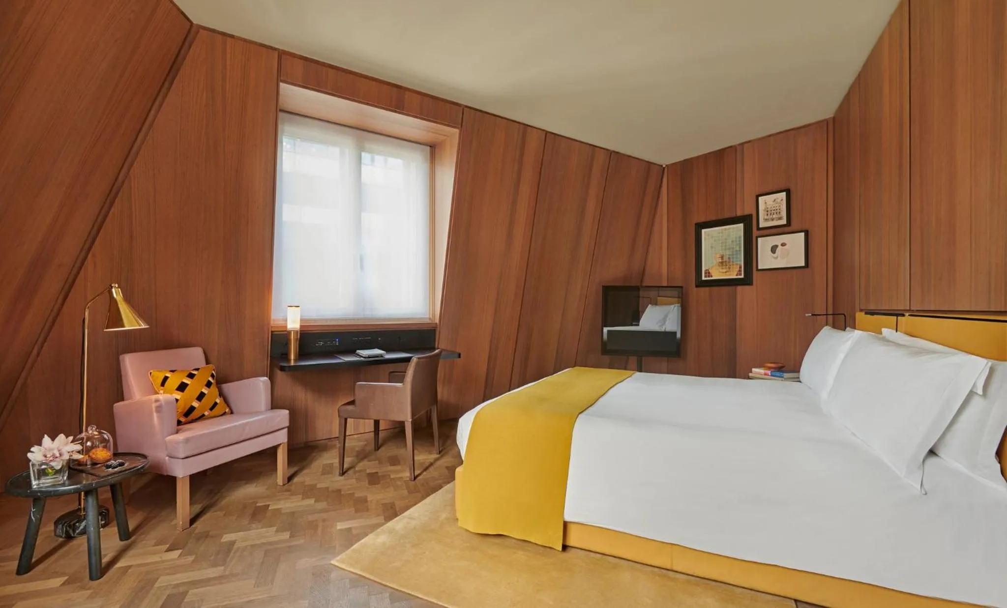 Bedroom, Bed in Hotel Cafe Royal