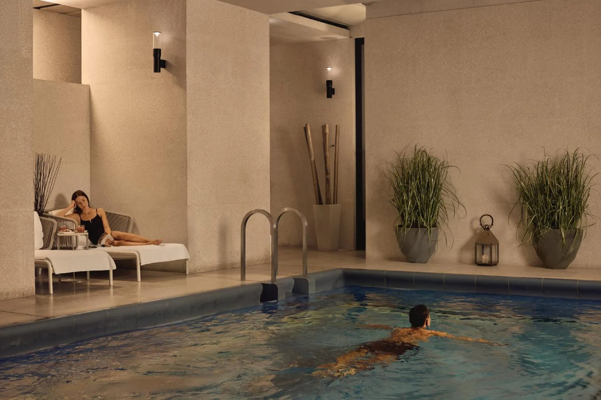 Swimming pool in Hotel Cafe Royal