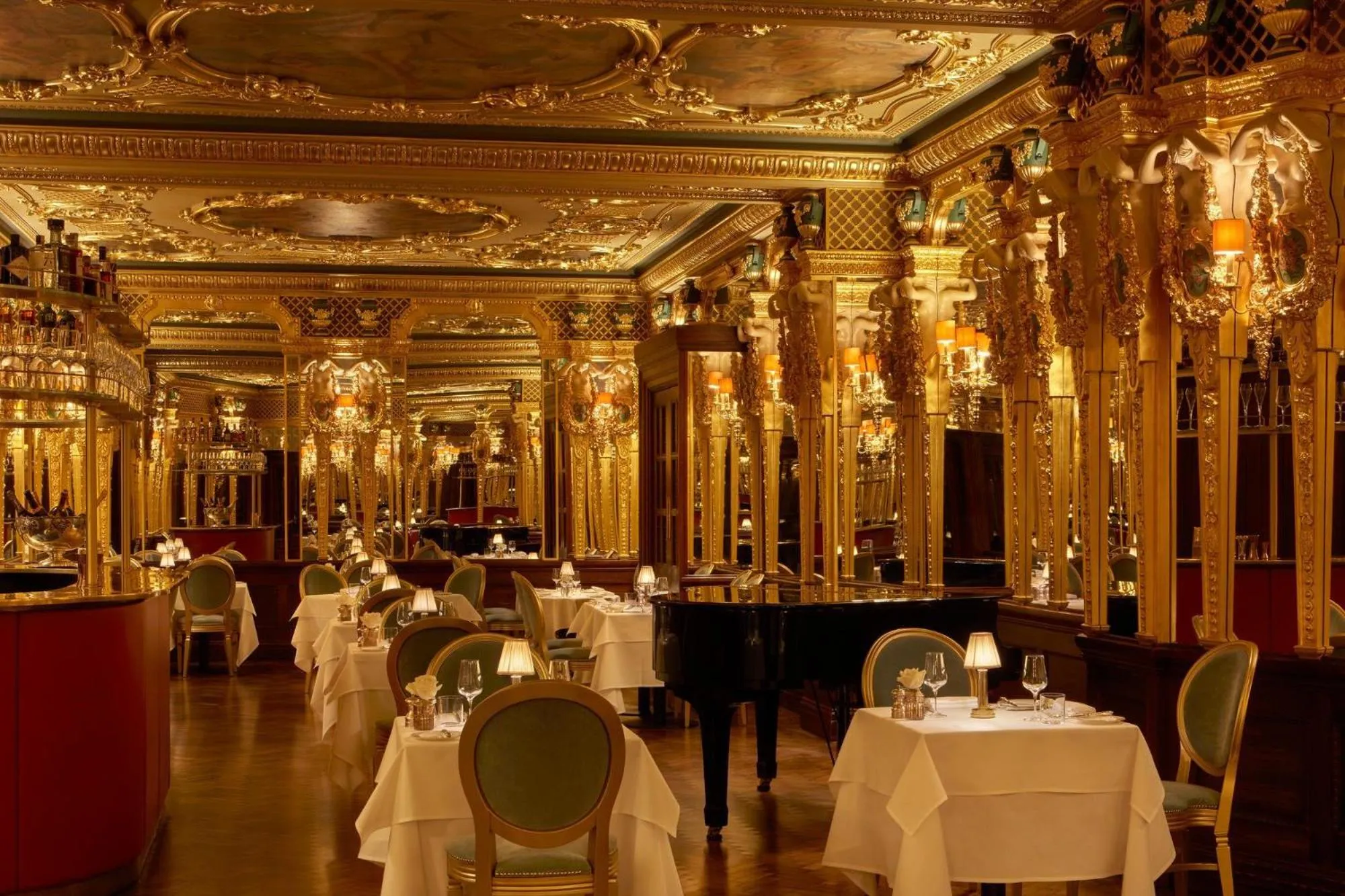 Restaurant/places to eat in Hotel Cafe Royal