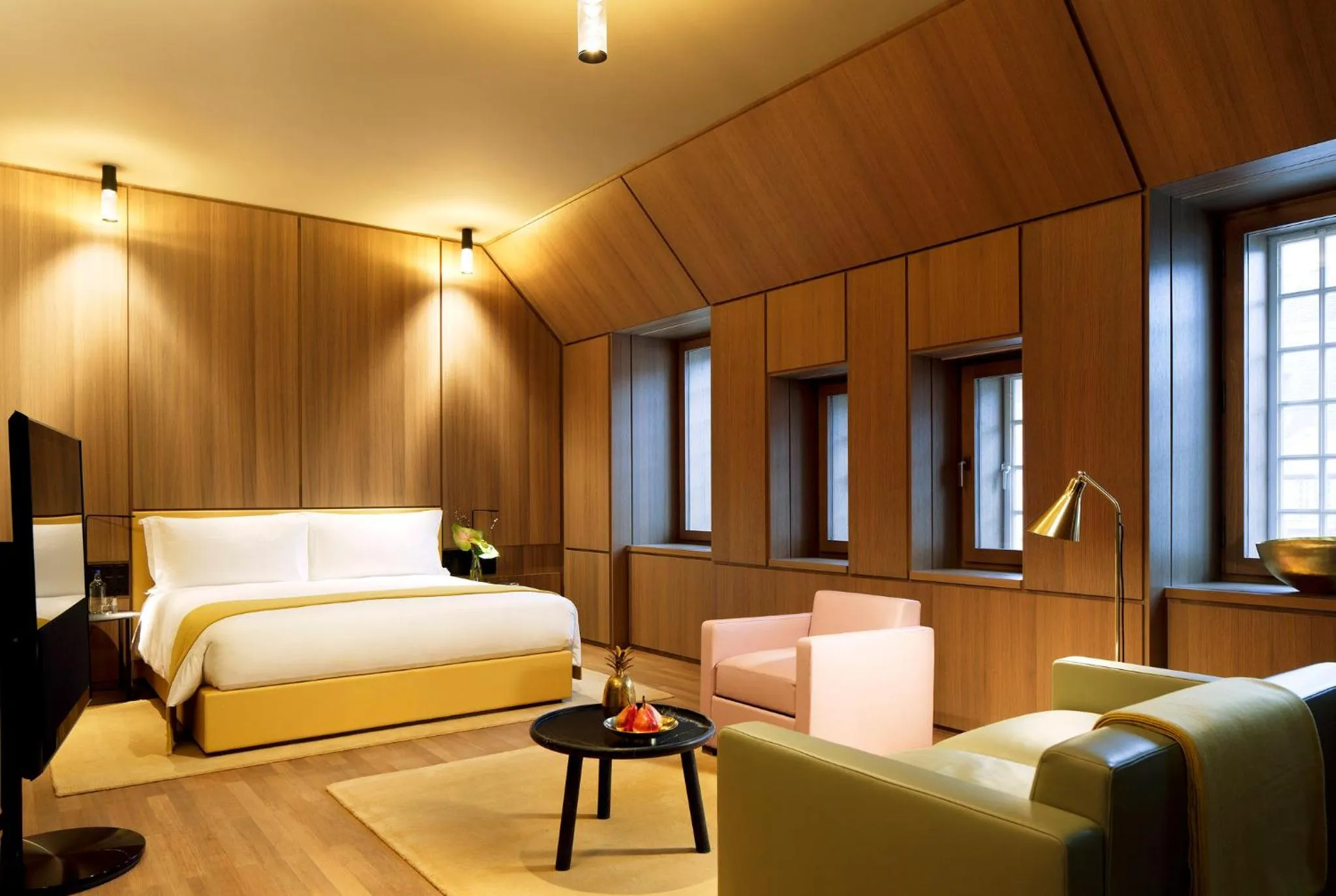 Photo of the whole room, Bed in Hotel Cafe Royal