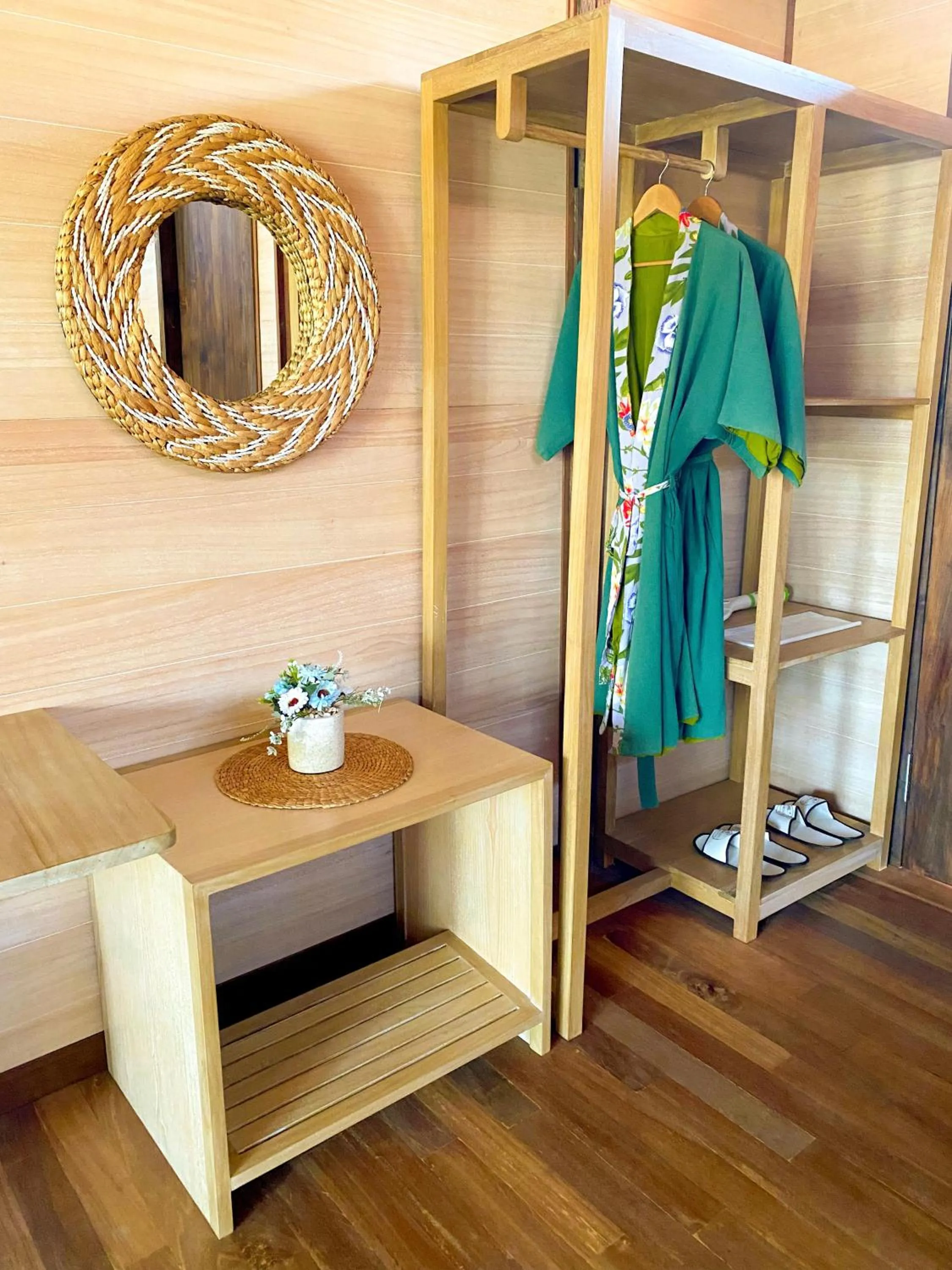 wardrobe in Villa So Long Banyuwangi - Ijen