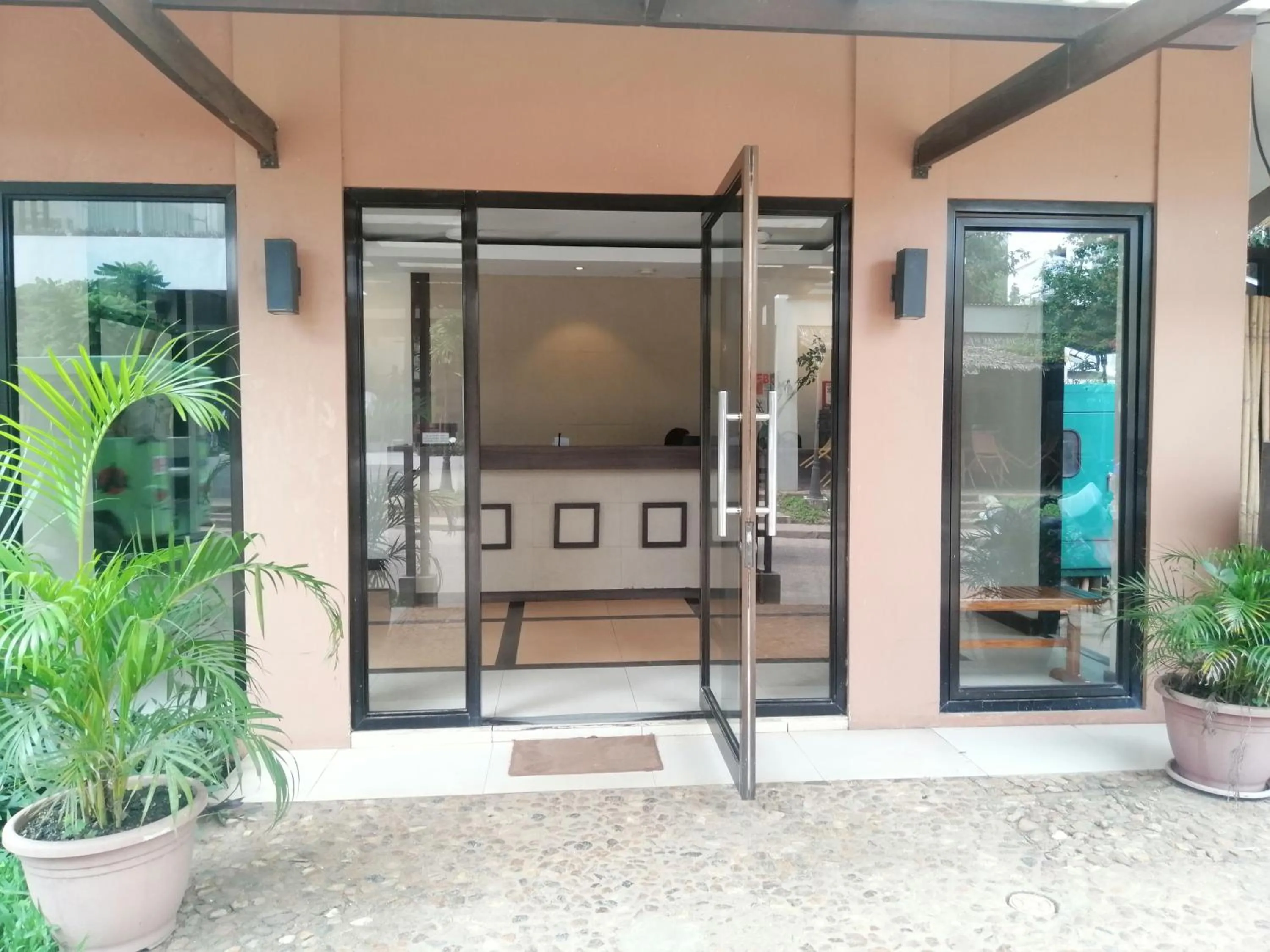 Property building in Coron Ecolodge