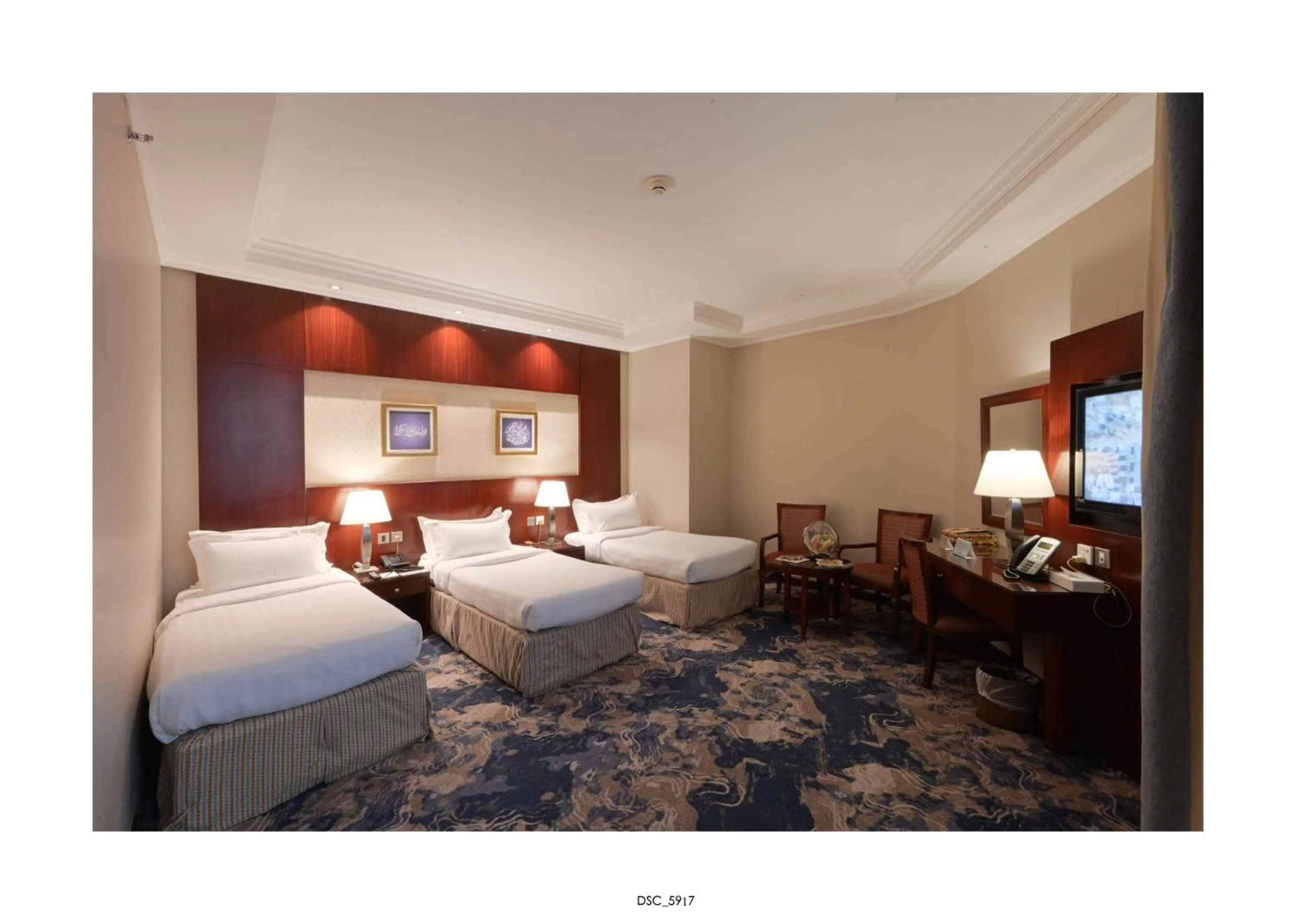 Bedroom, Bed in Emaar Royal Hotel