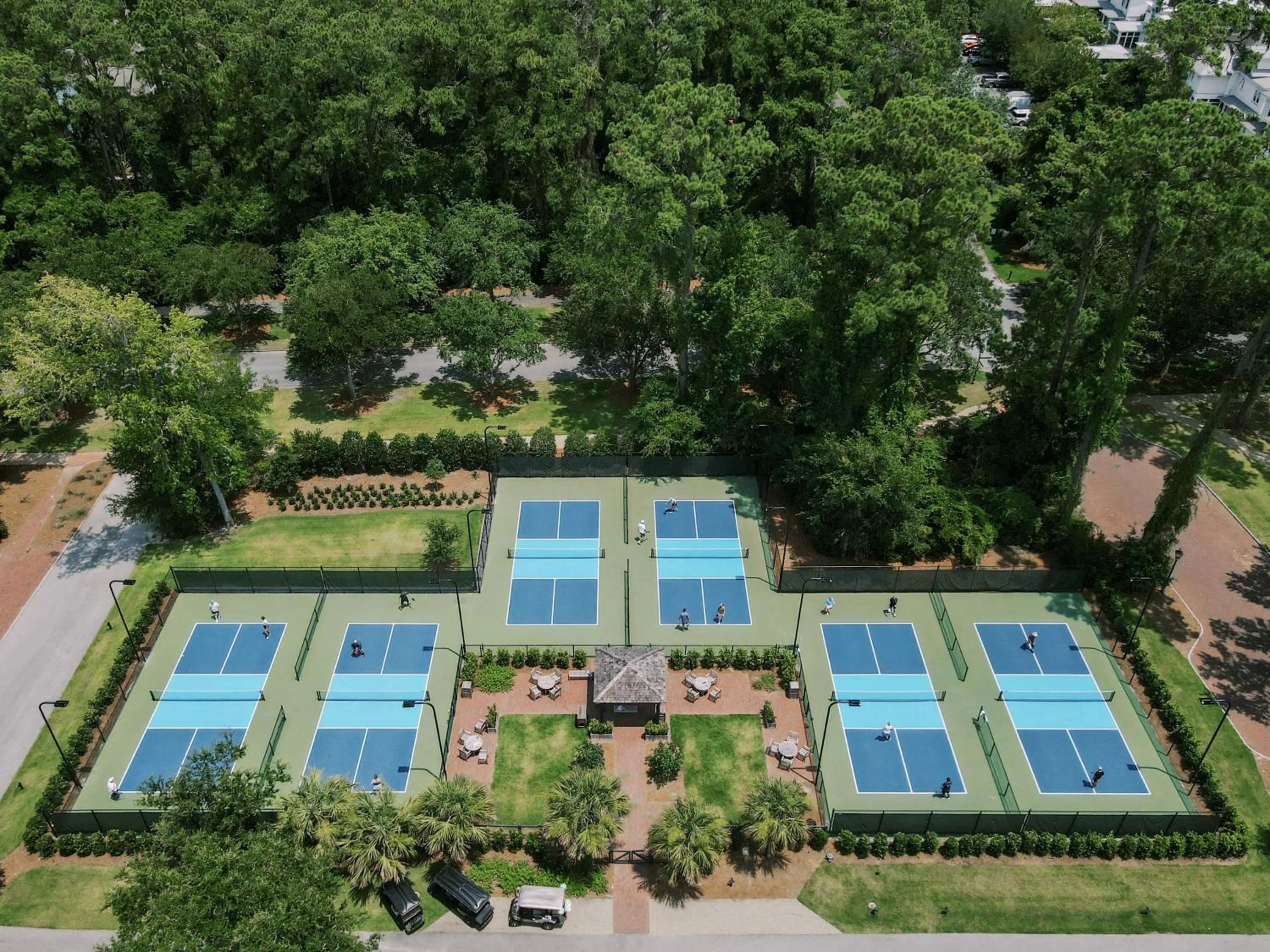 Tennis court in Montage Palmetto Bluff