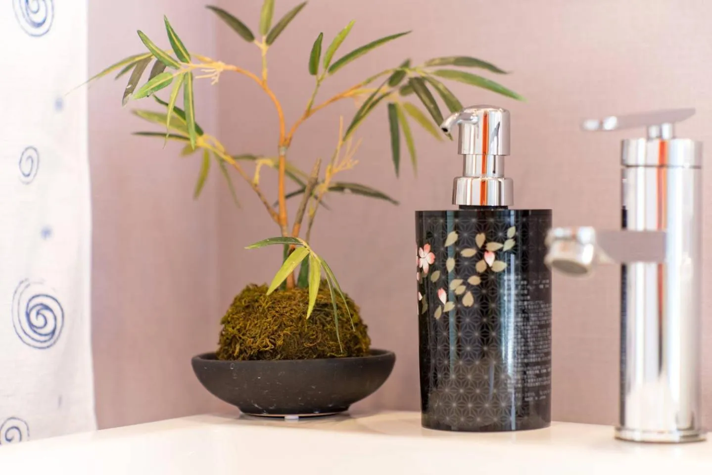 Decorative detail in Villa Kamakura