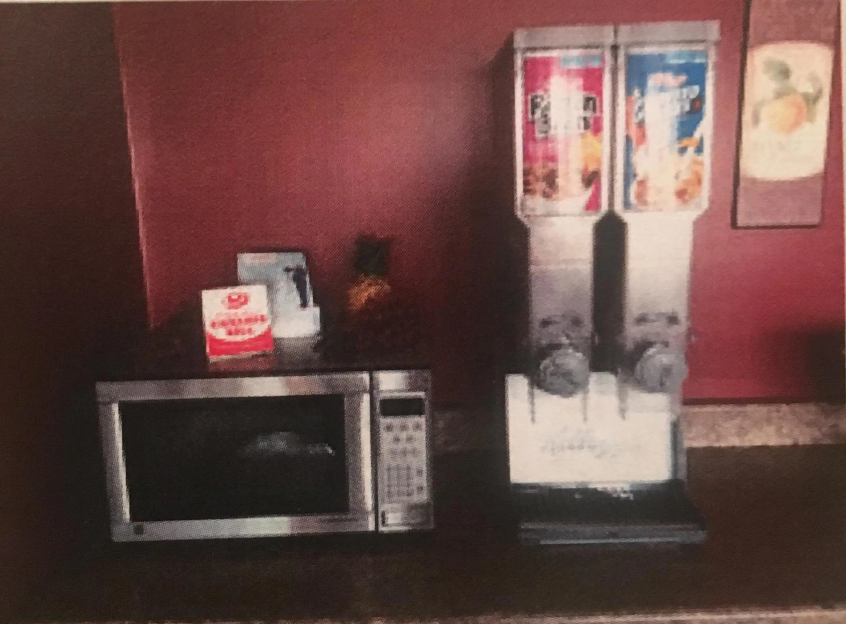 Food and drinks in Super 8 by Wyndham New Castle