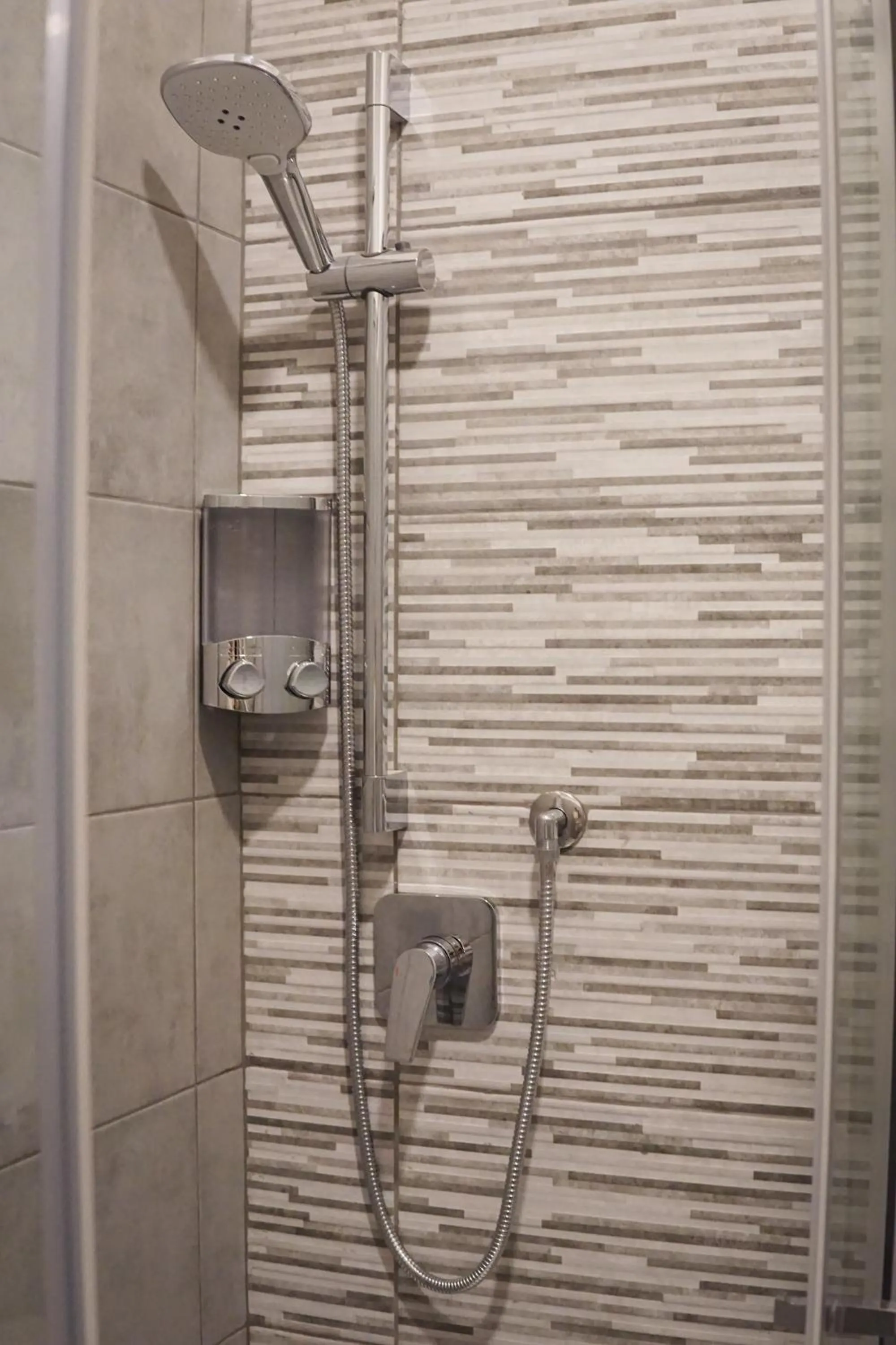 Shower in Roma Trasteverina