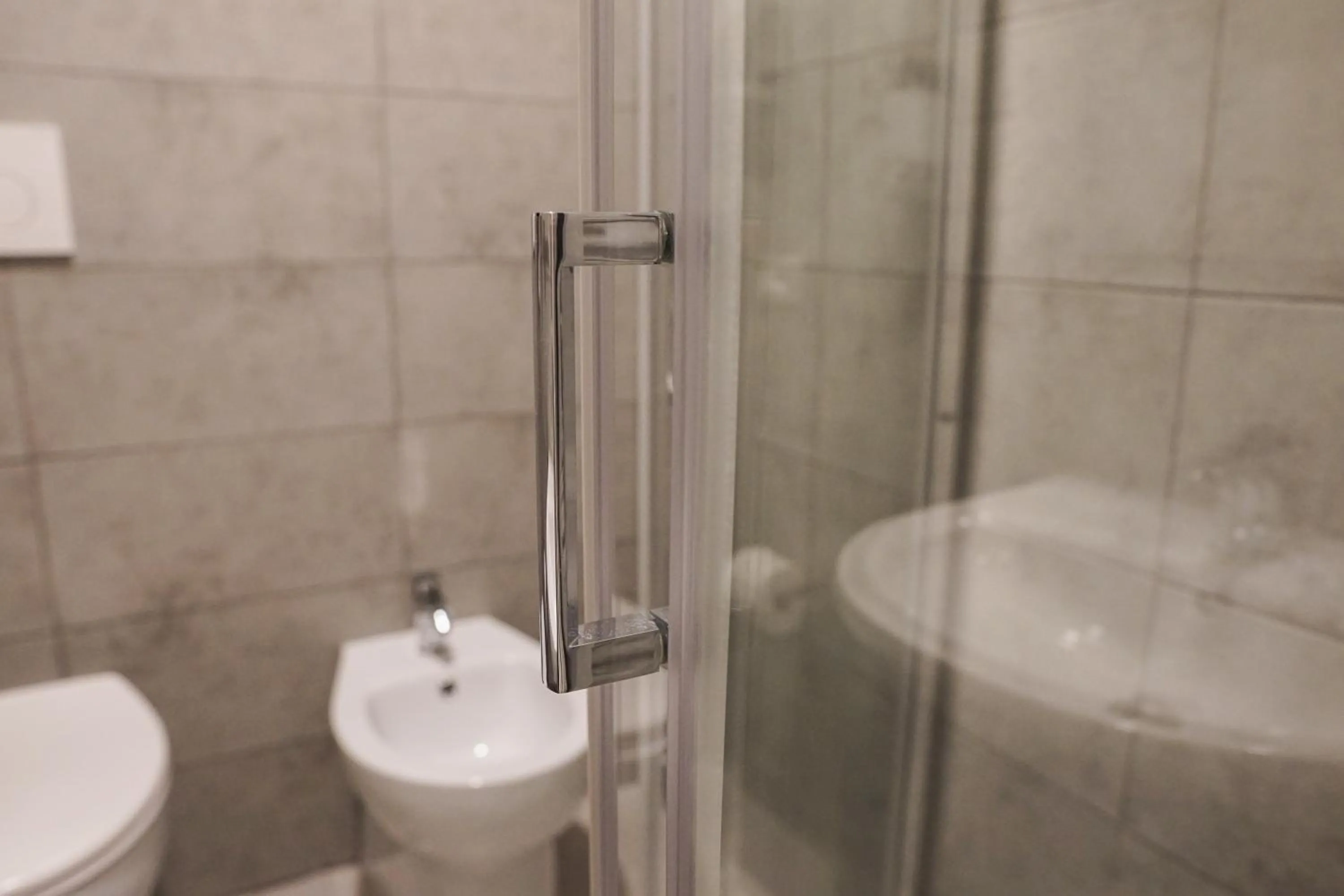 Shower in Roma Trasteverina