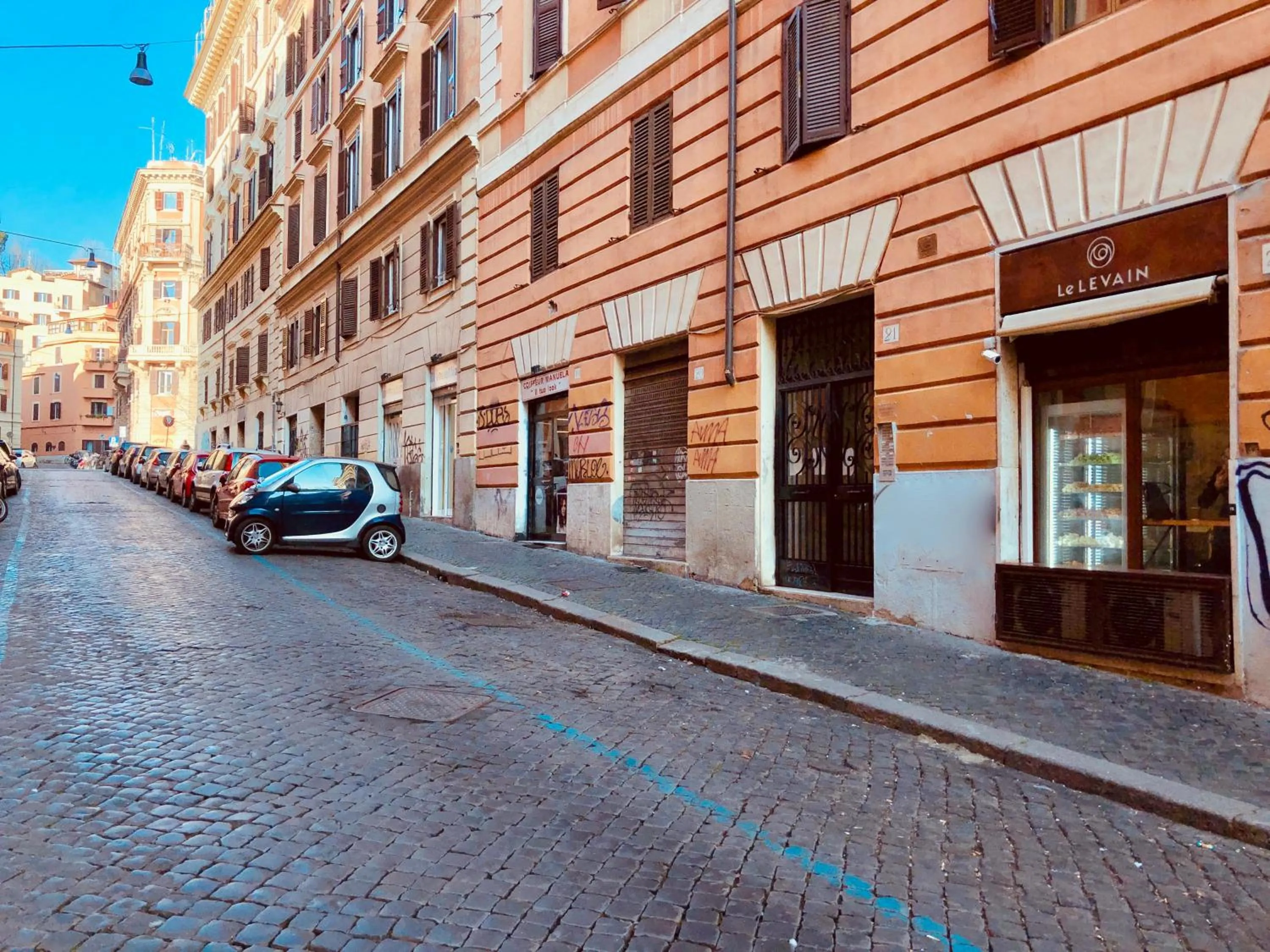 Property building in Roma Trasteverina