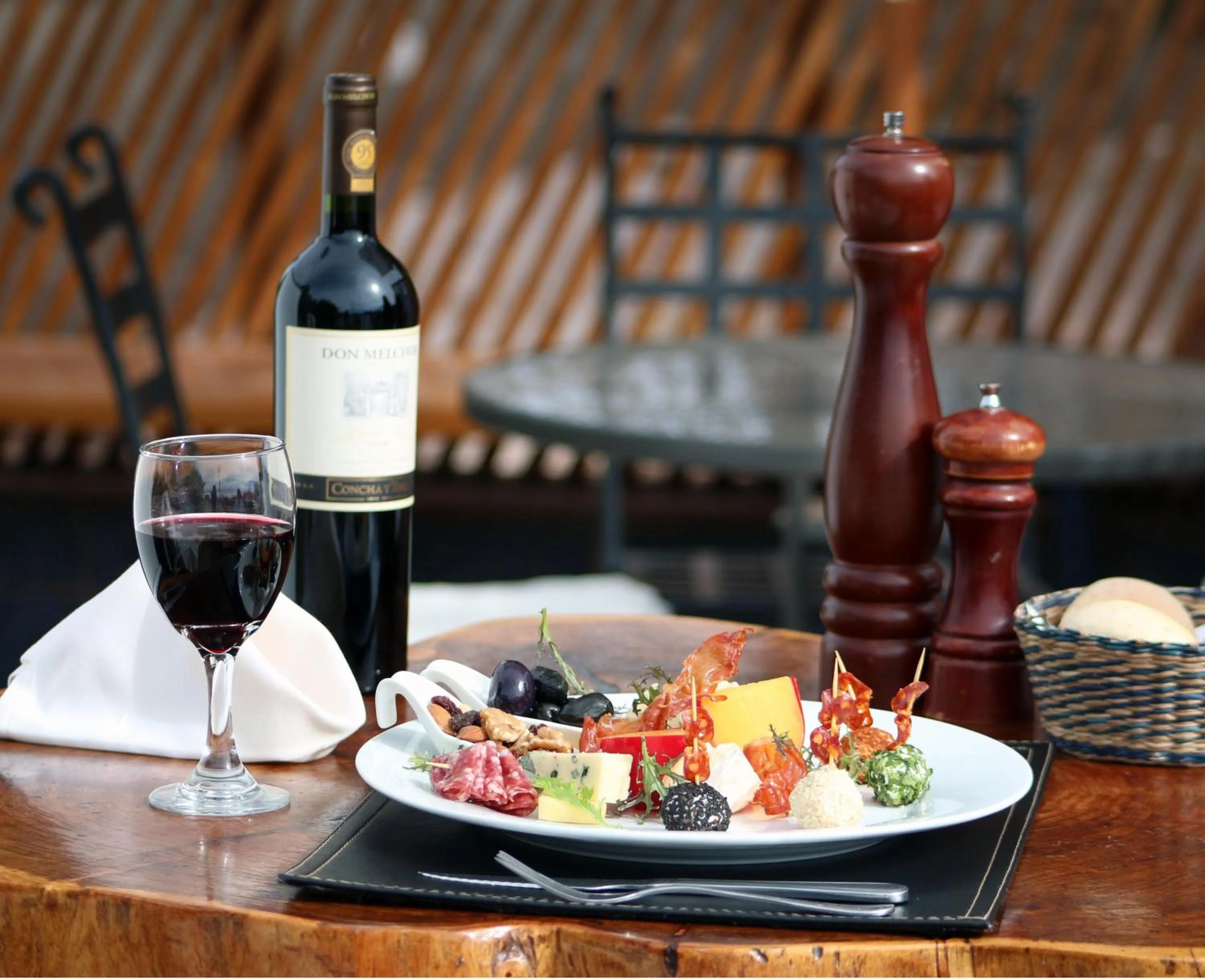 Restaurant/places to eat in Hotel Poblado Kimal