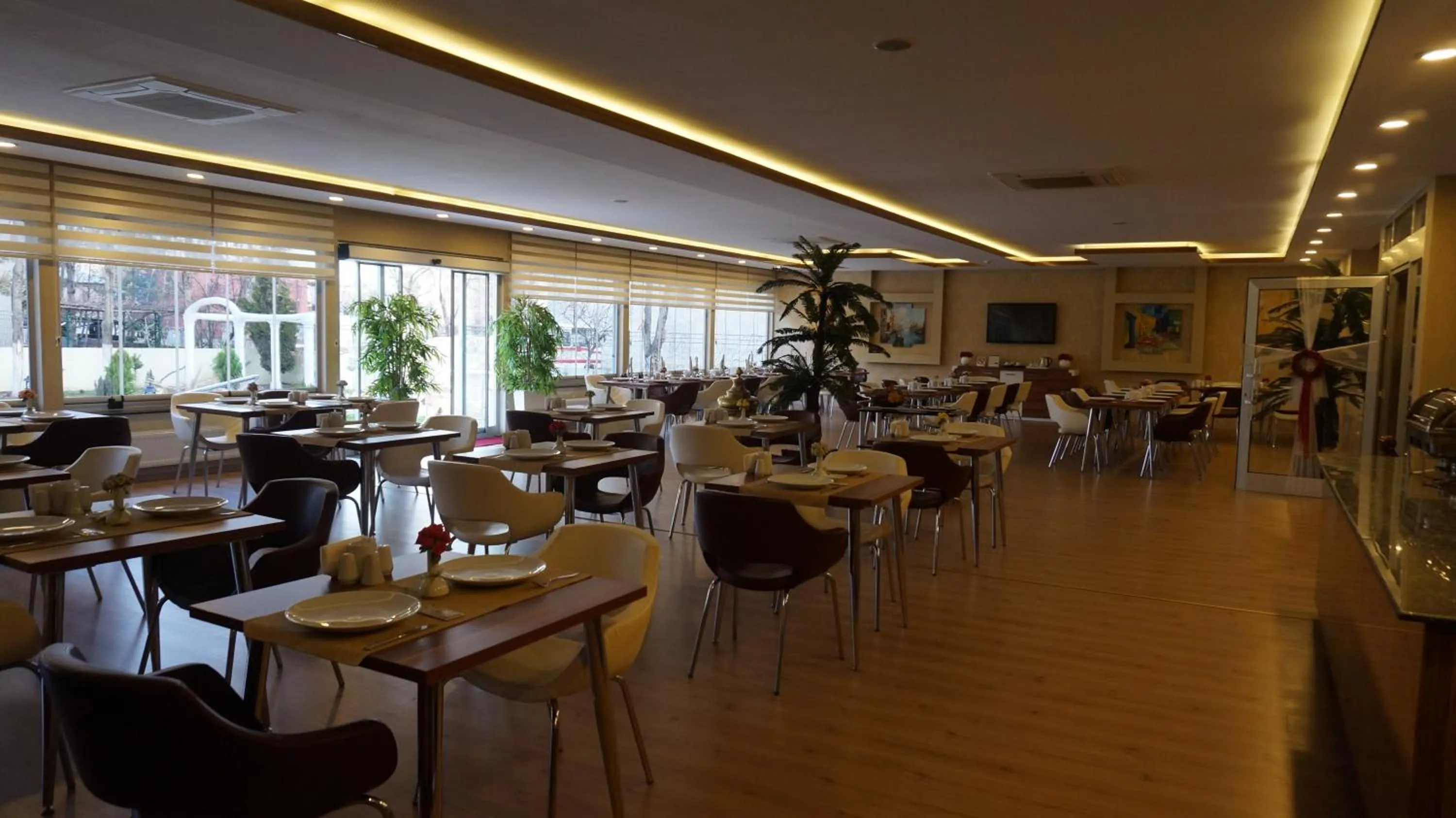 Restaurant/places to eat in Hotel Izgi Turhan