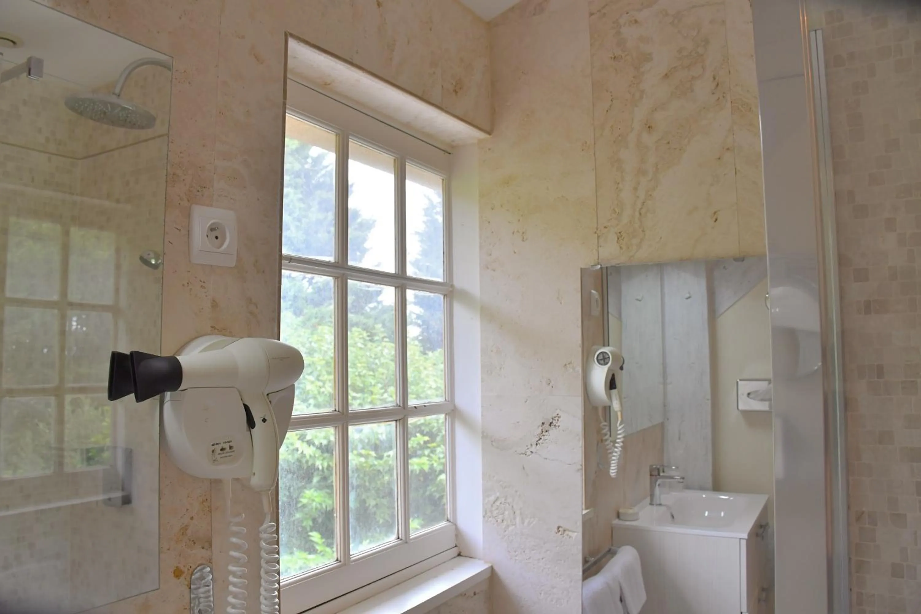 Logis Hôtel Restaurant LE VIEUX FUSIL